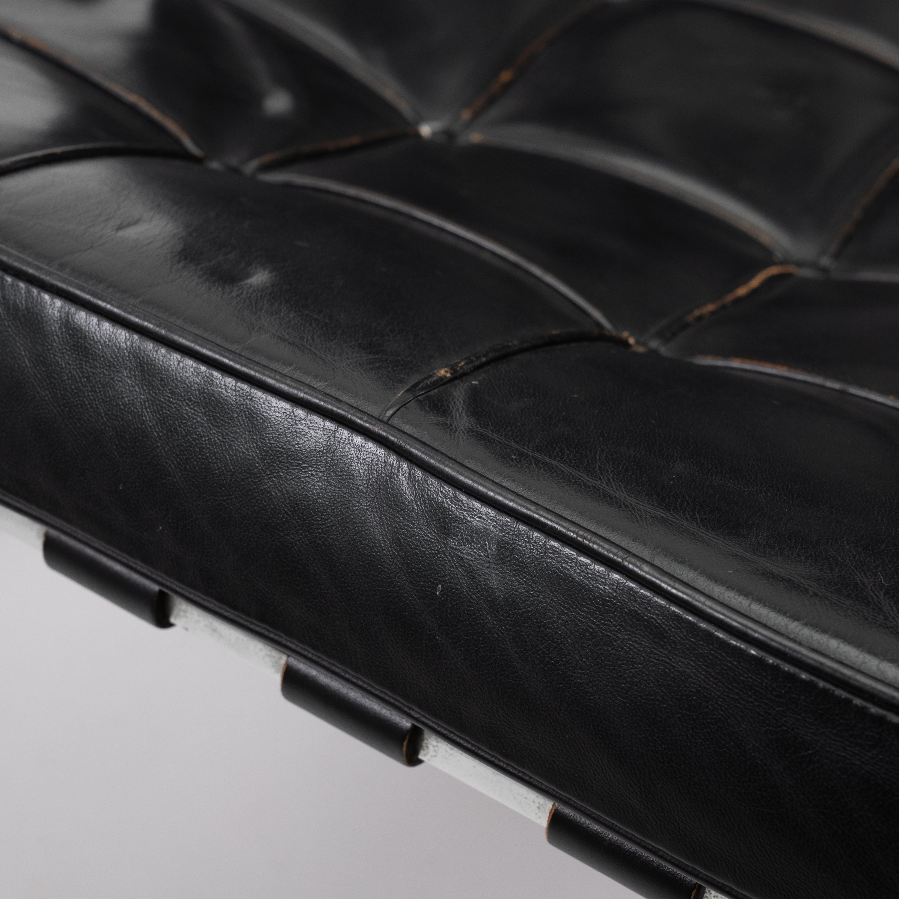 Knoll International | Barcelona Chair mit Ottoman