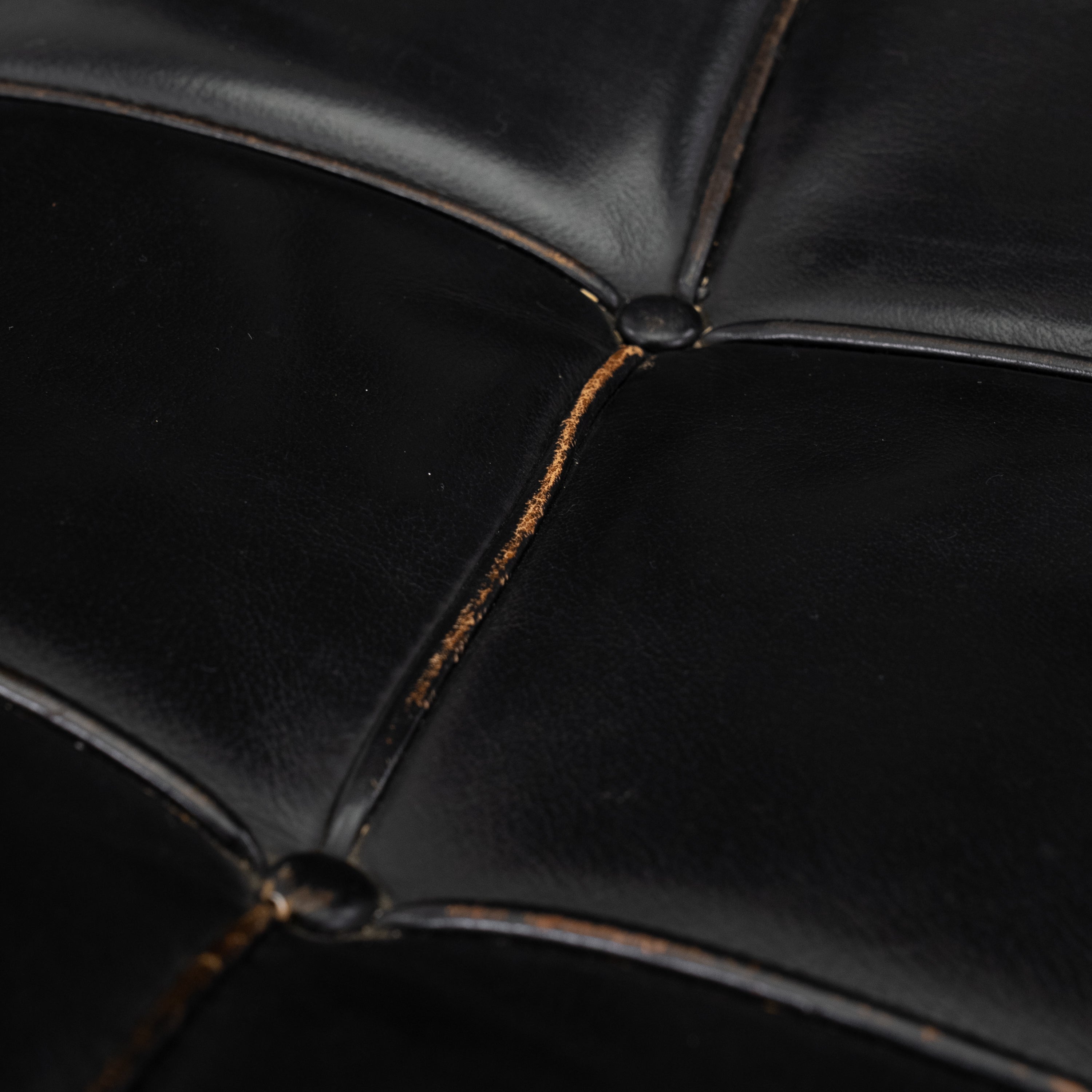 Knoll International | Barcelona Chair mit Ottoman