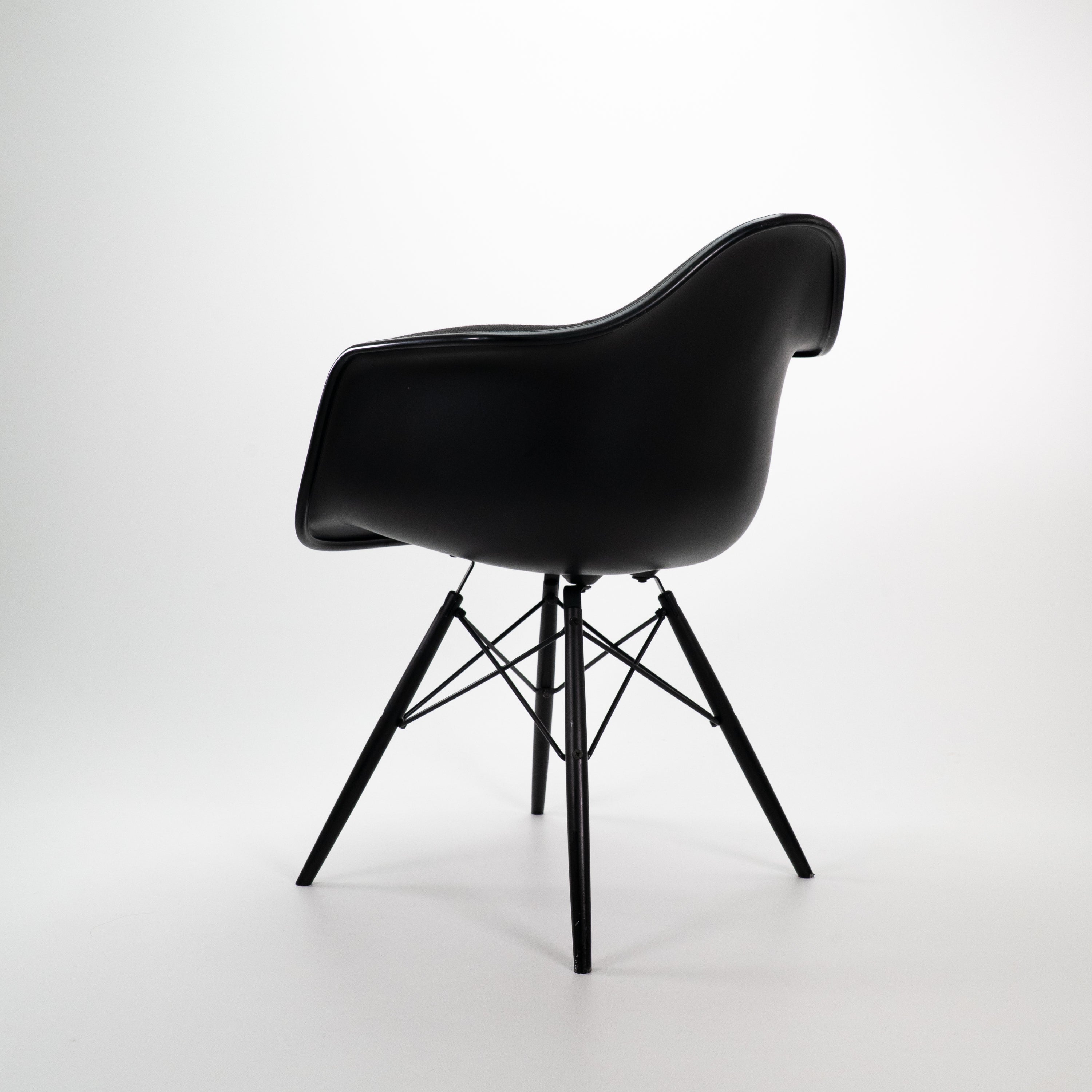 Vitra | DAW Plastic Armchair Vollpolster