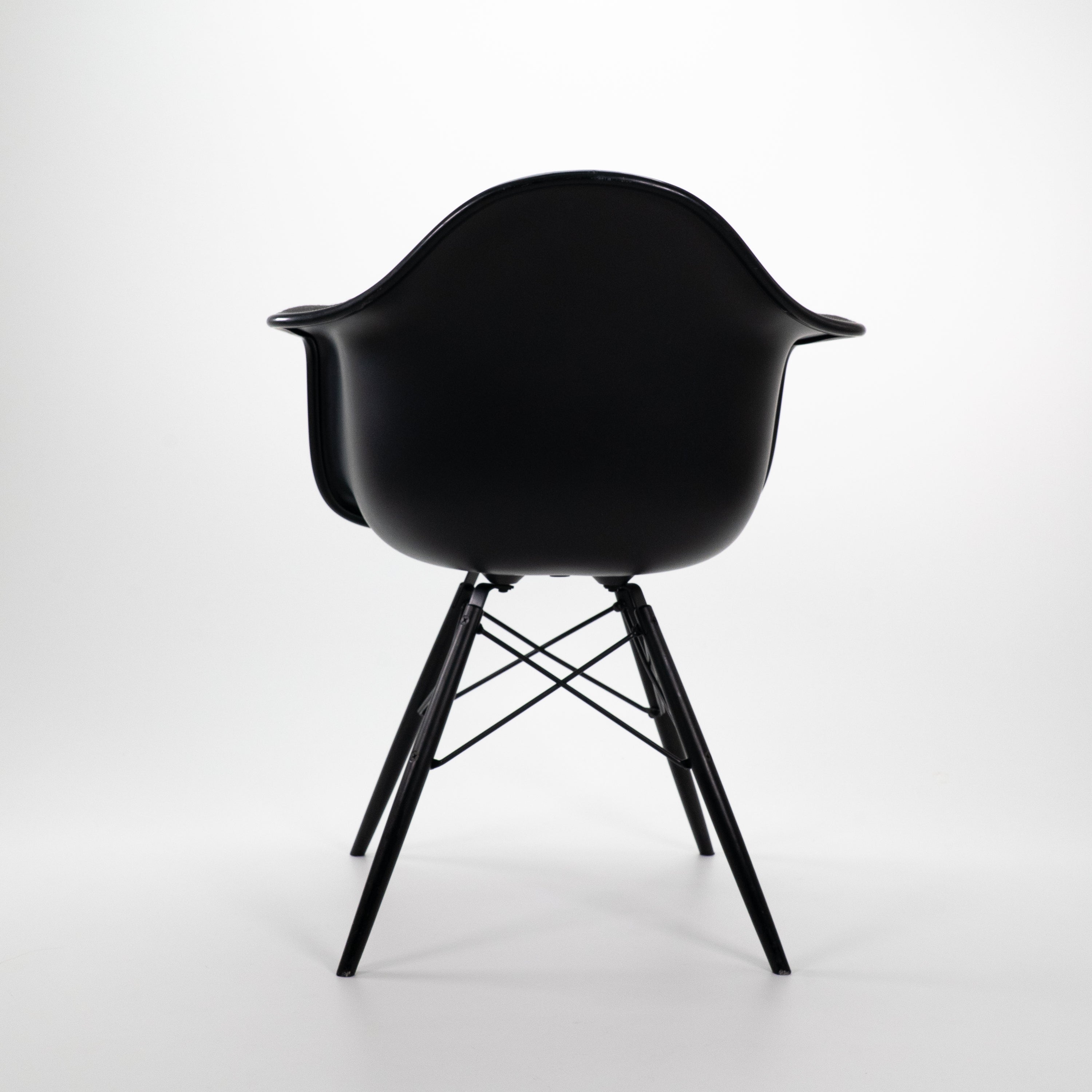Vitra | DAW Plastic Armchair Vollpolster