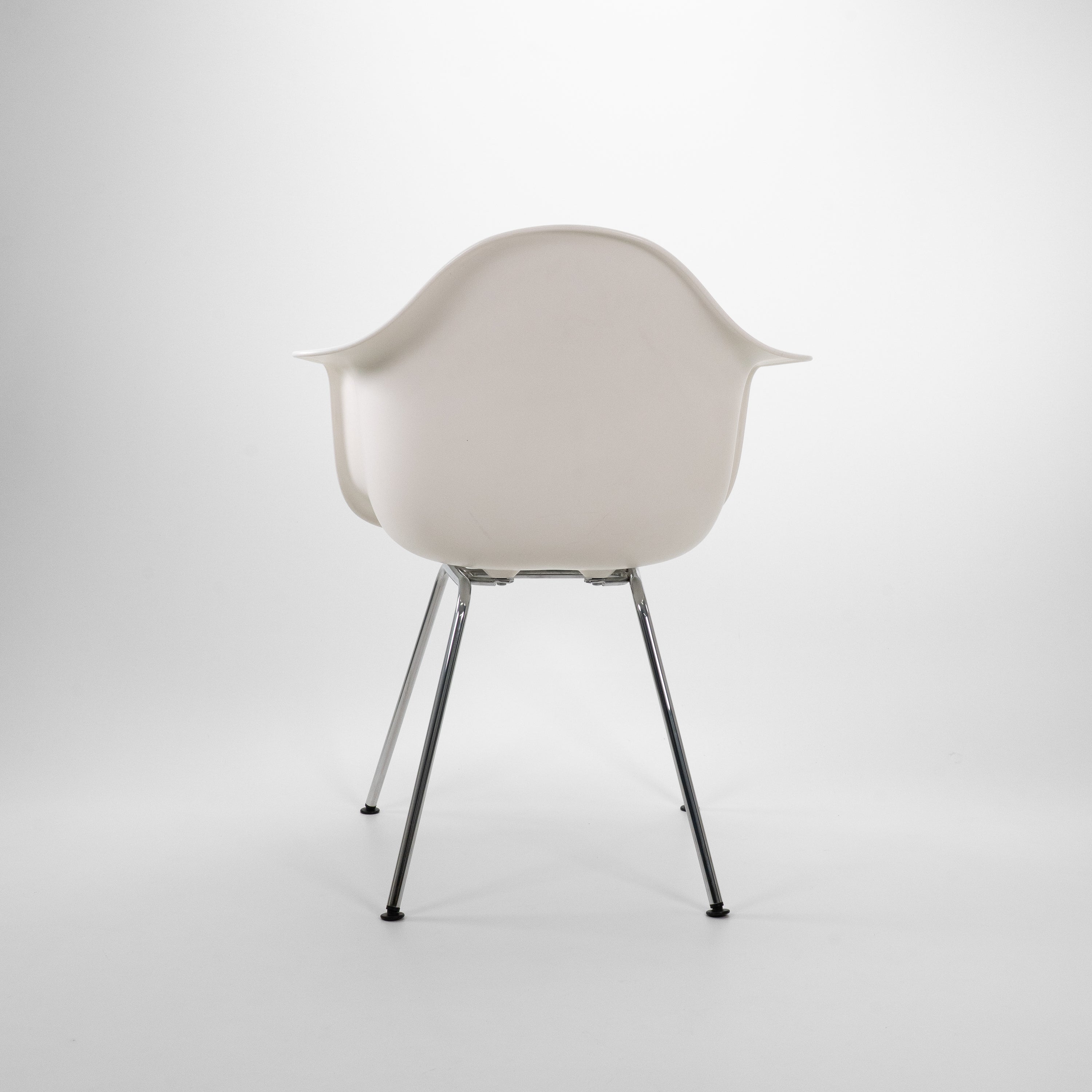 Vitra | DAX Plastic Armchair