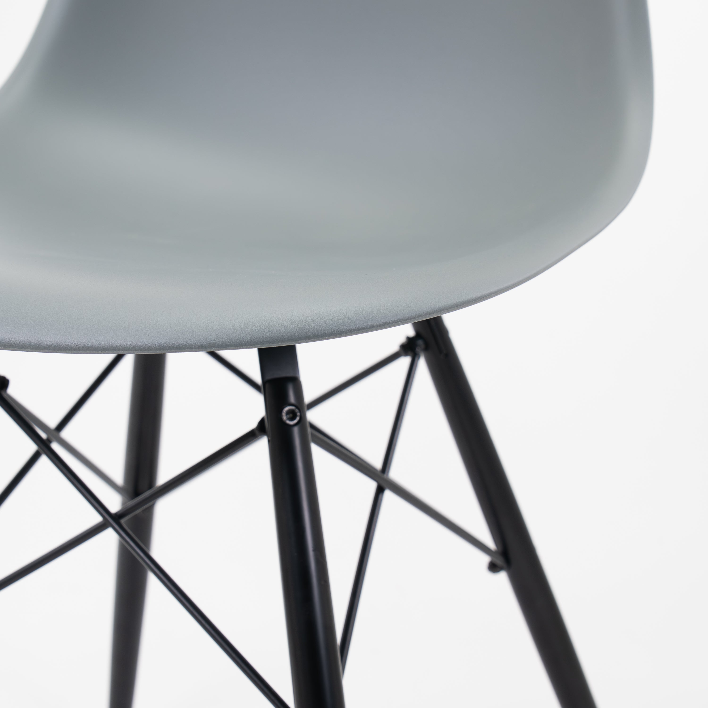 Vitra | DSW Side Chair