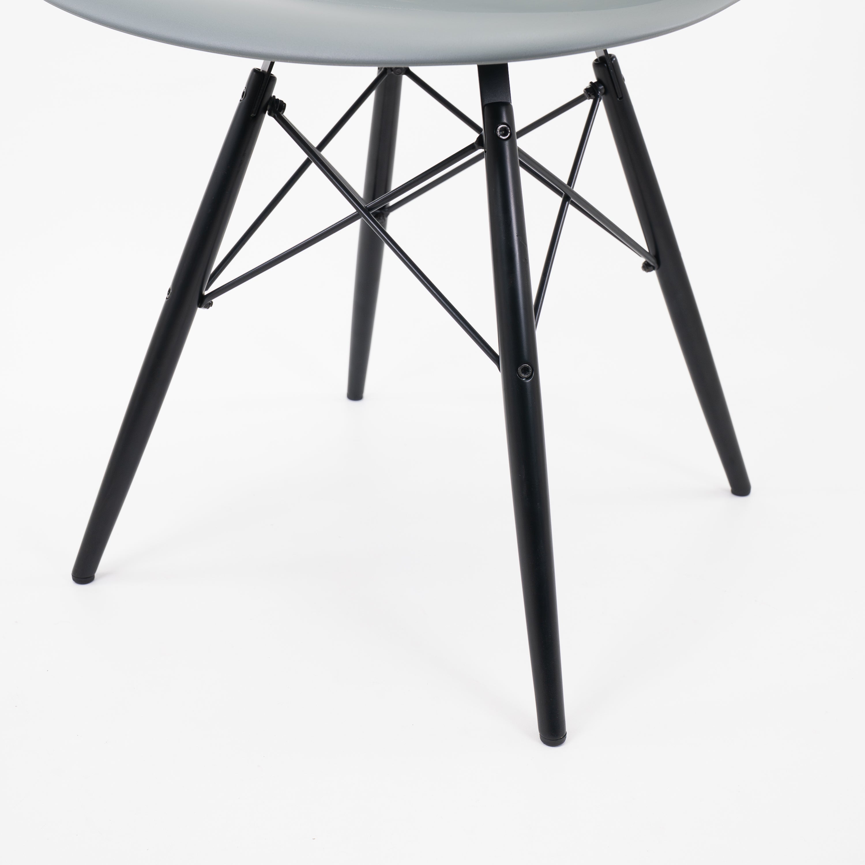 Vitra | DSW Side Chair