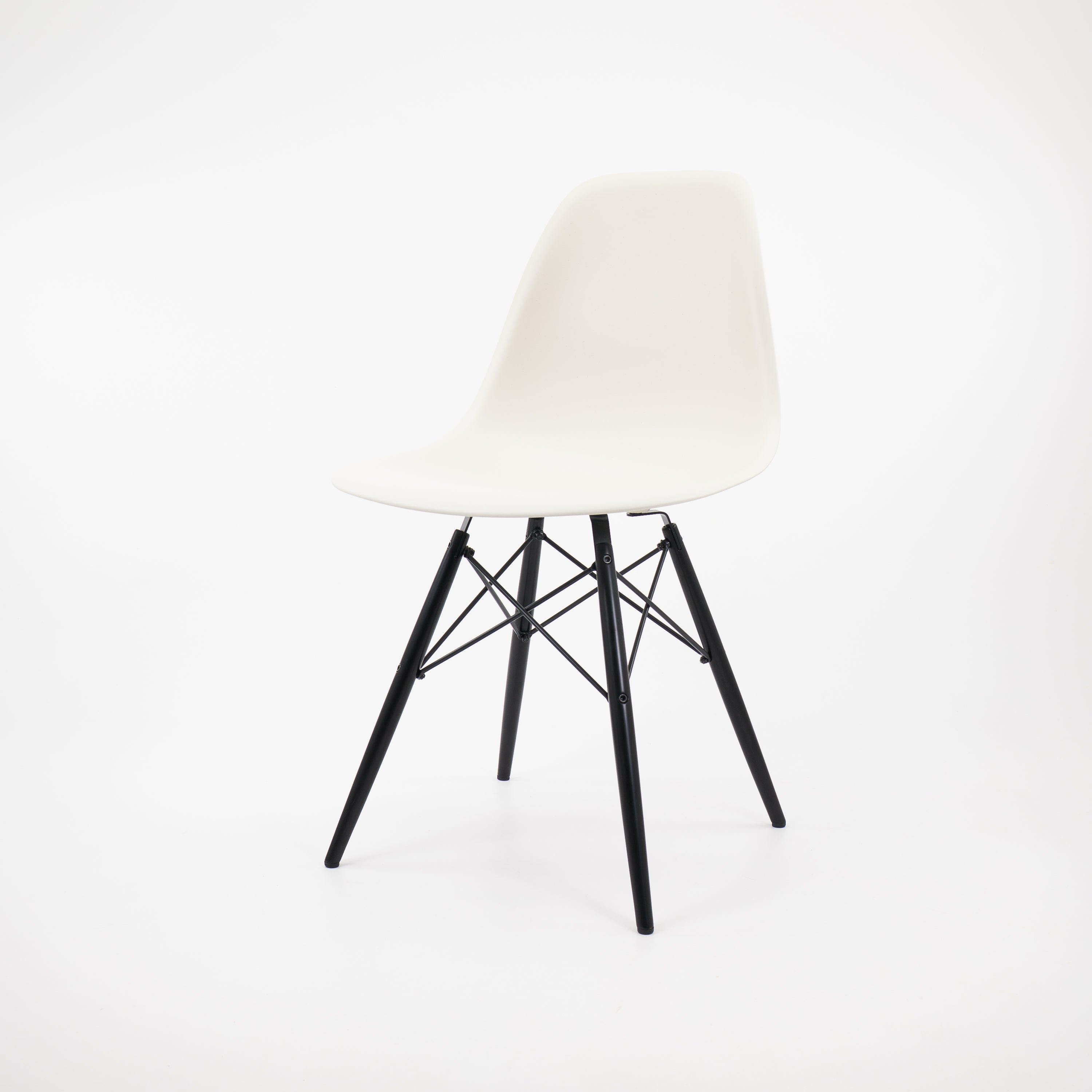 Vitra | DSW Side Chair
