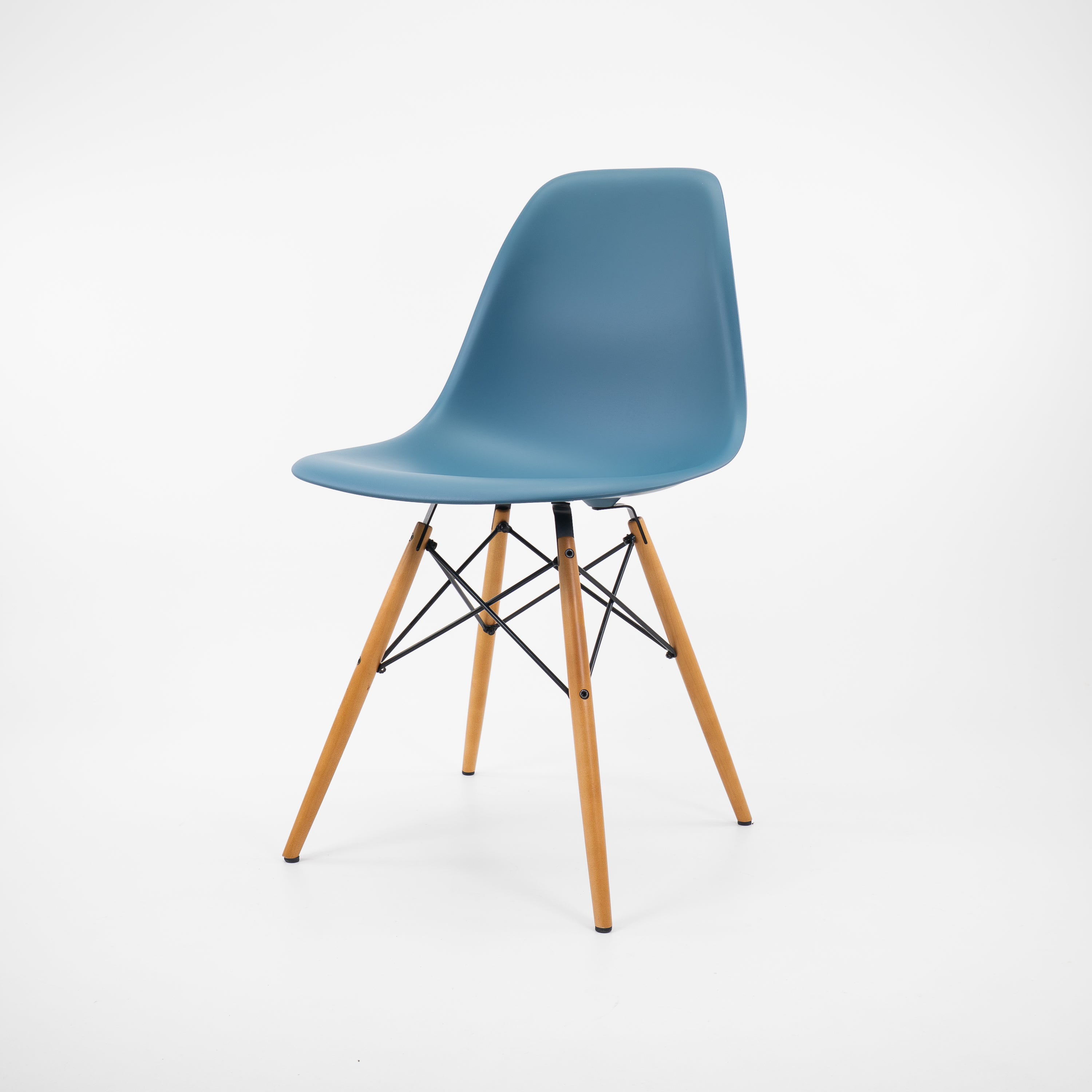 Vitra | DSW Side Chair