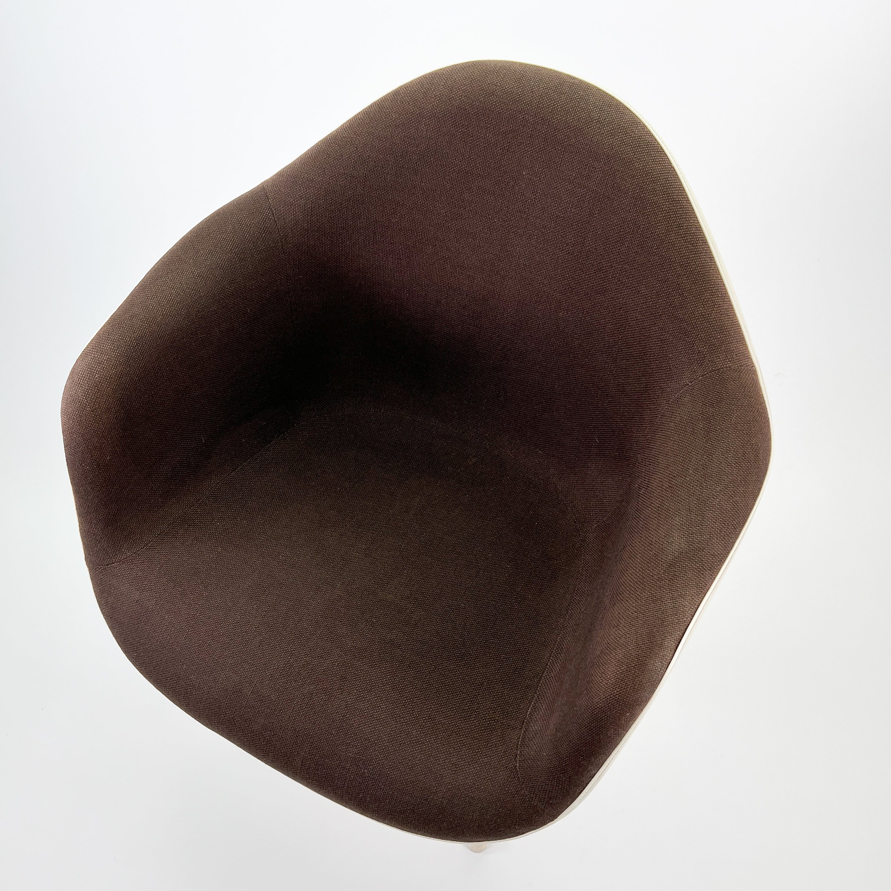 Vitra | La Fonda Armchair