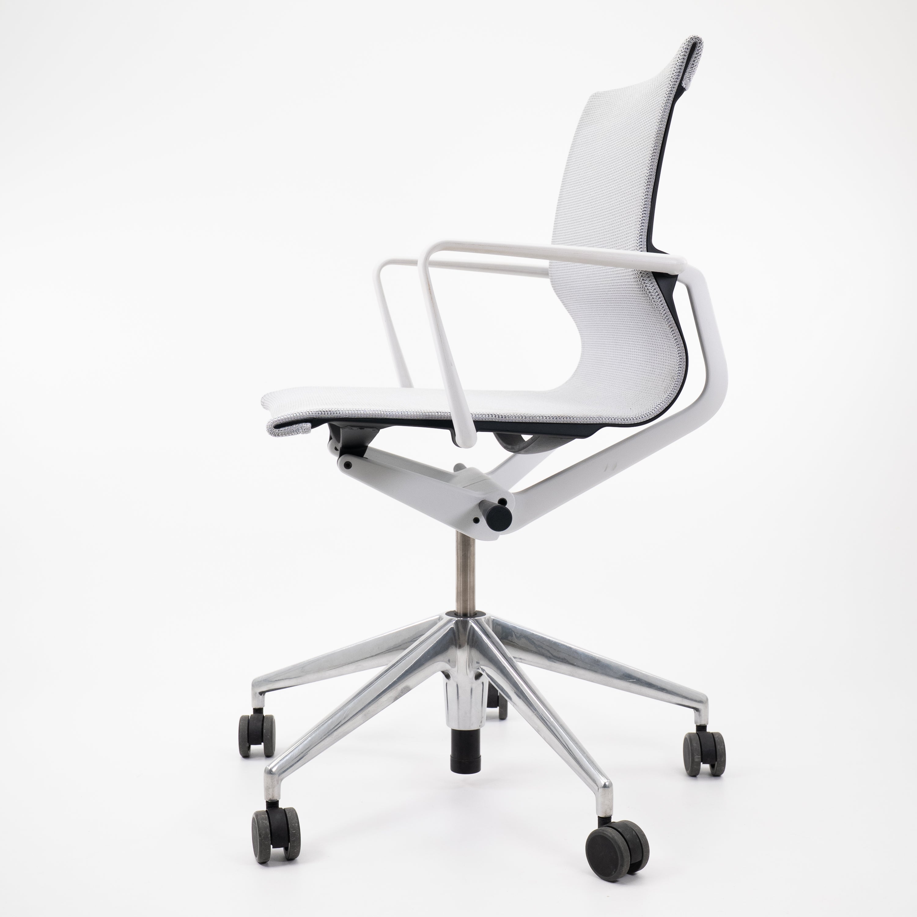 Physix-Vitra-GestellChrom-BezugGrau-B-Zustand-02.jpg