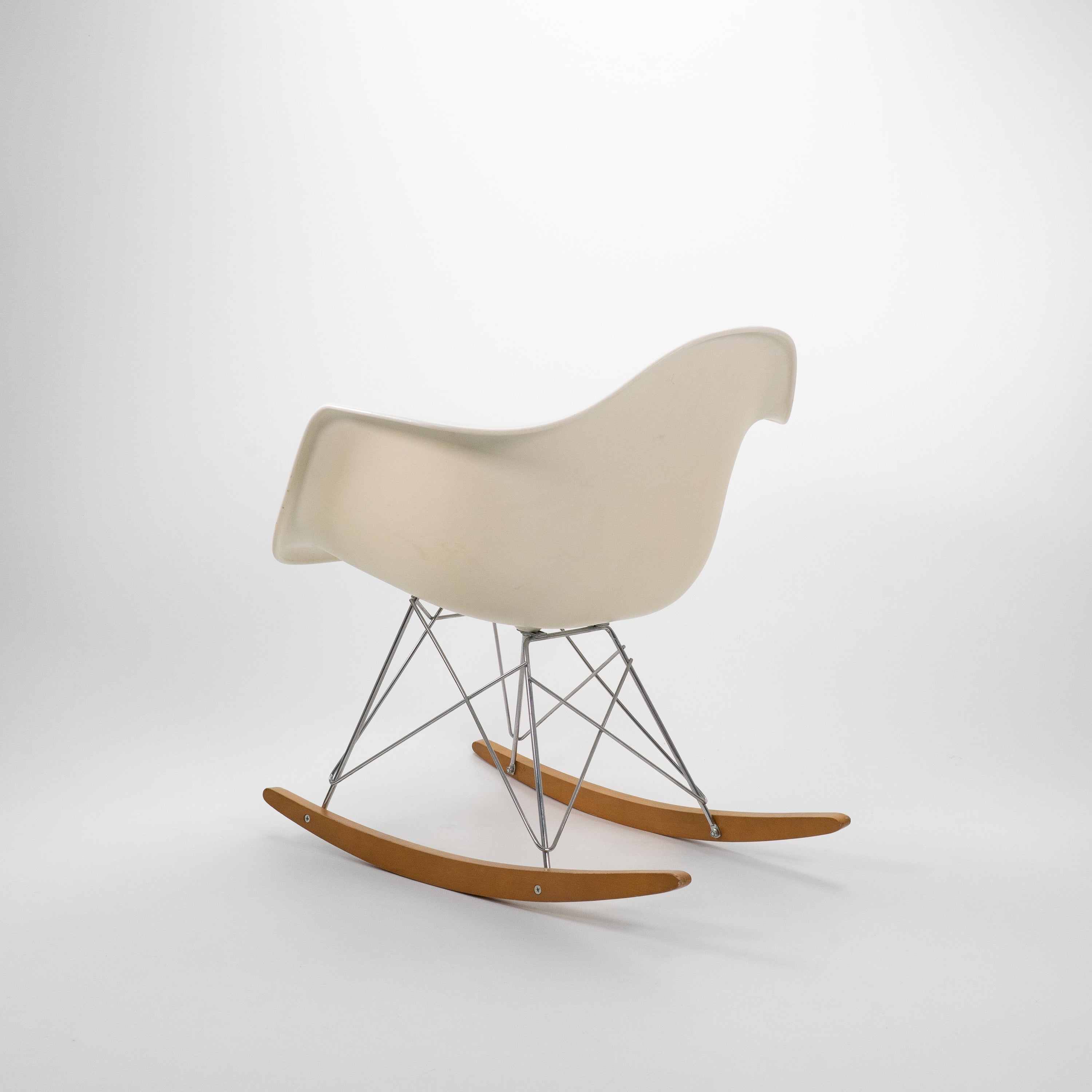 Vitra | RAR Plastic Armchair