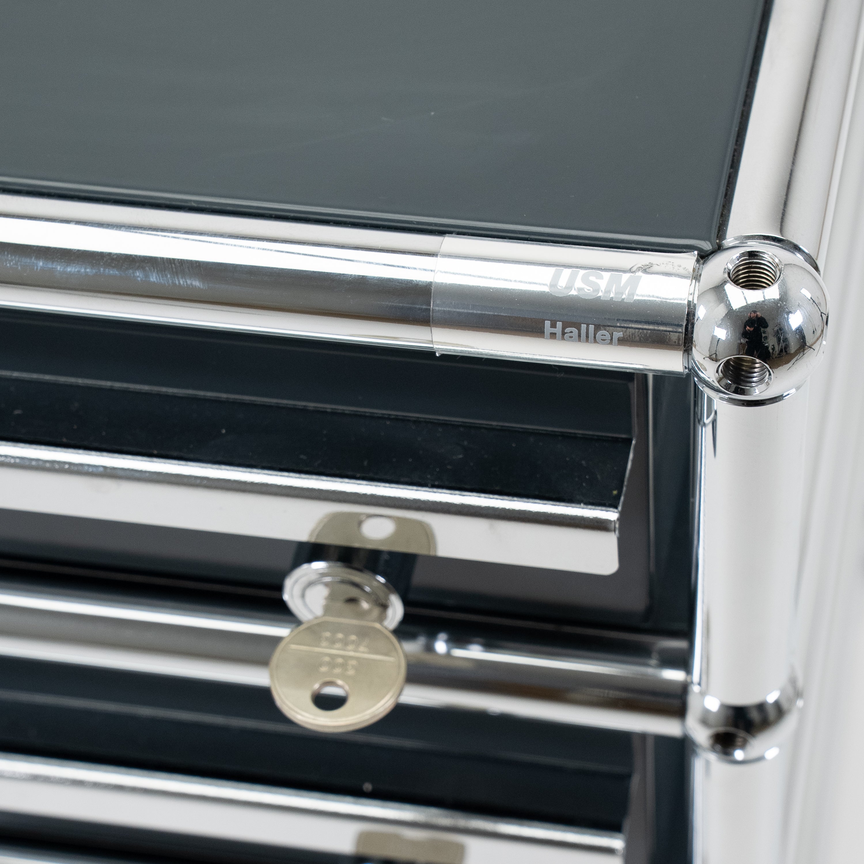 USM Haller | Rollcontainer