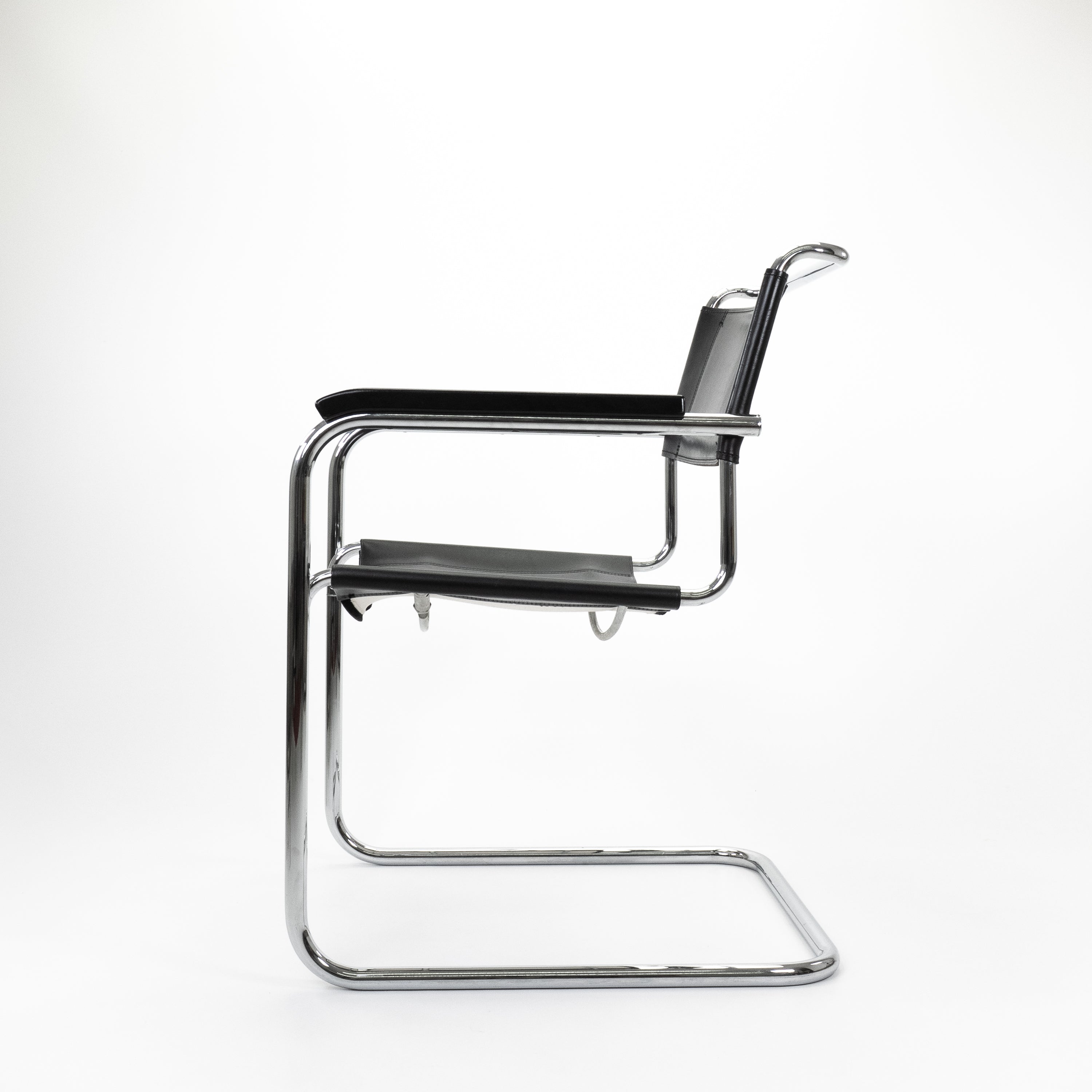 S34-Thonet-BZustand-Gestell-Chrom-Leder-Schwarz-02.jpg