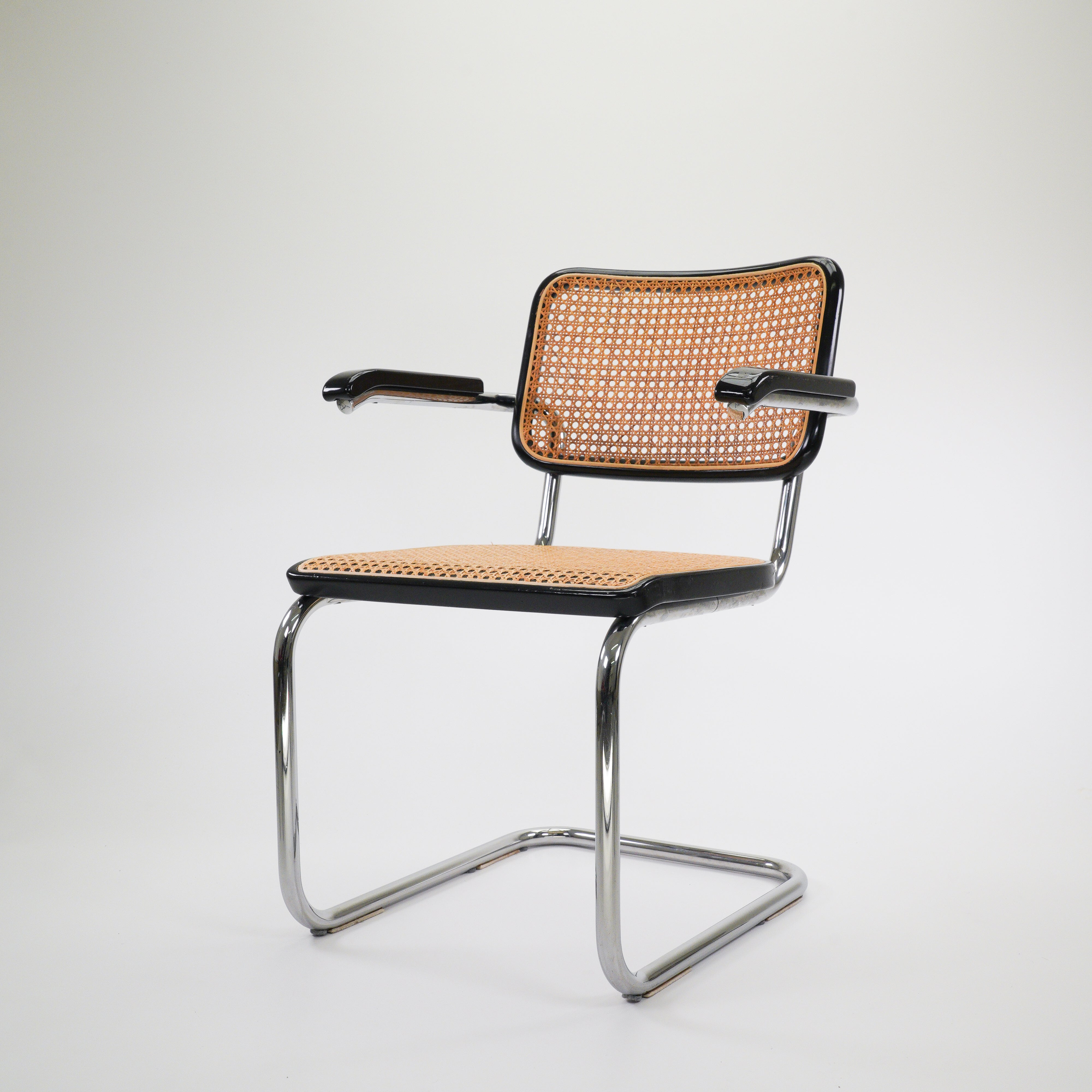 S64-Thonet-BZustand-Gestell-Chrom-Variante-GeflechtNatur-1.jpg