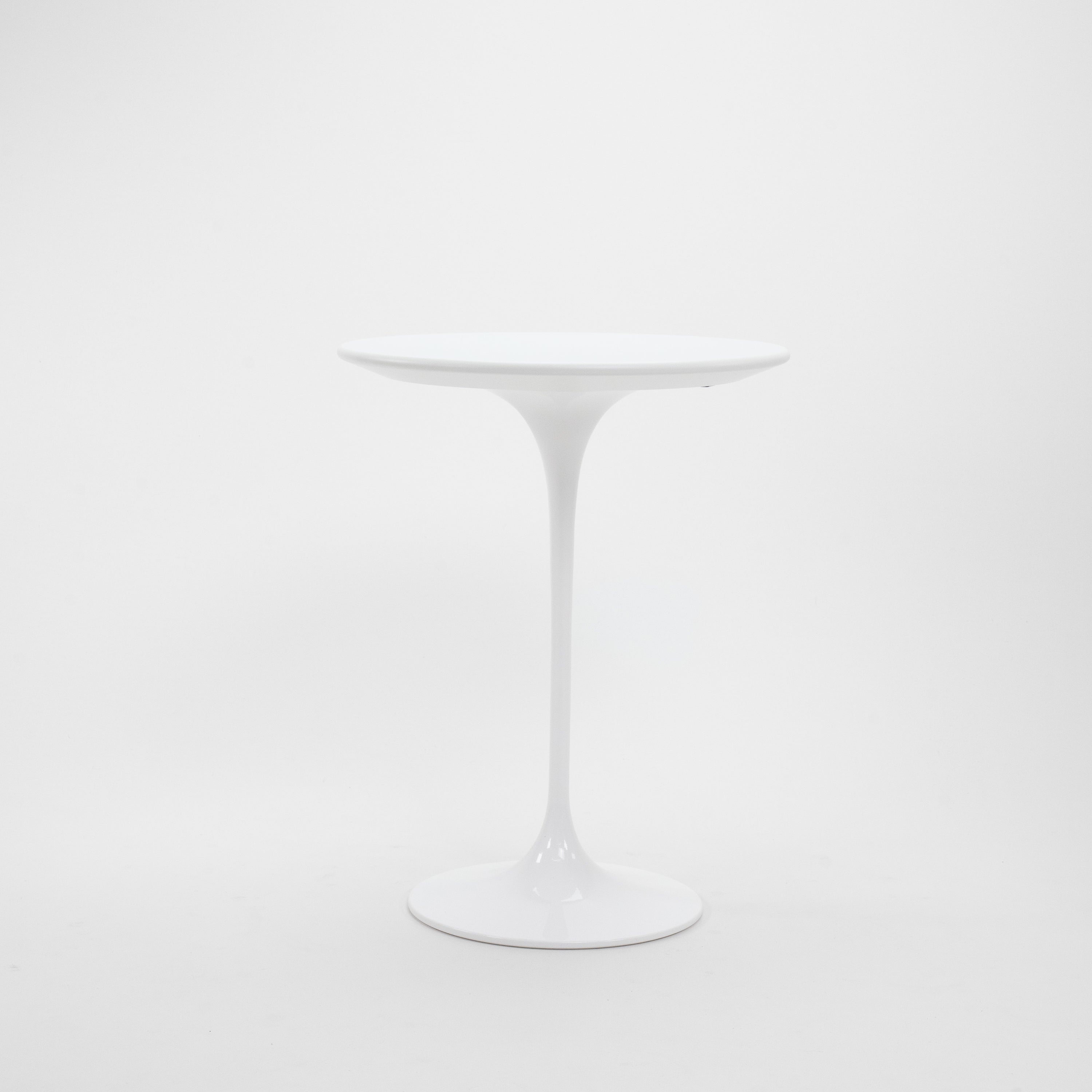 SaarinenSideTable-KnollInternational-BZustand-Farbe-Weiss-Durchmesser-41cm-01.jpg