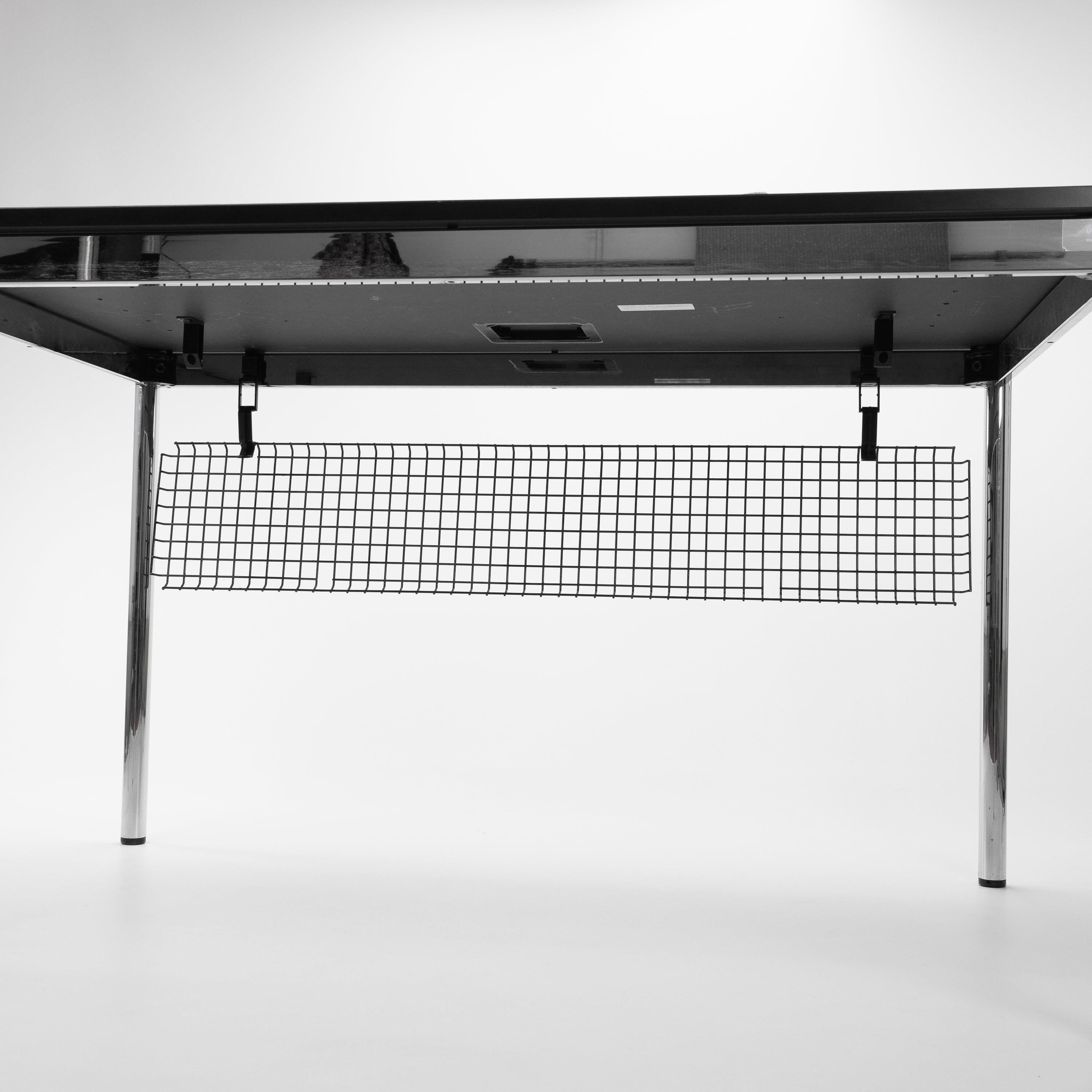 USM | Schreibtisch 125x75