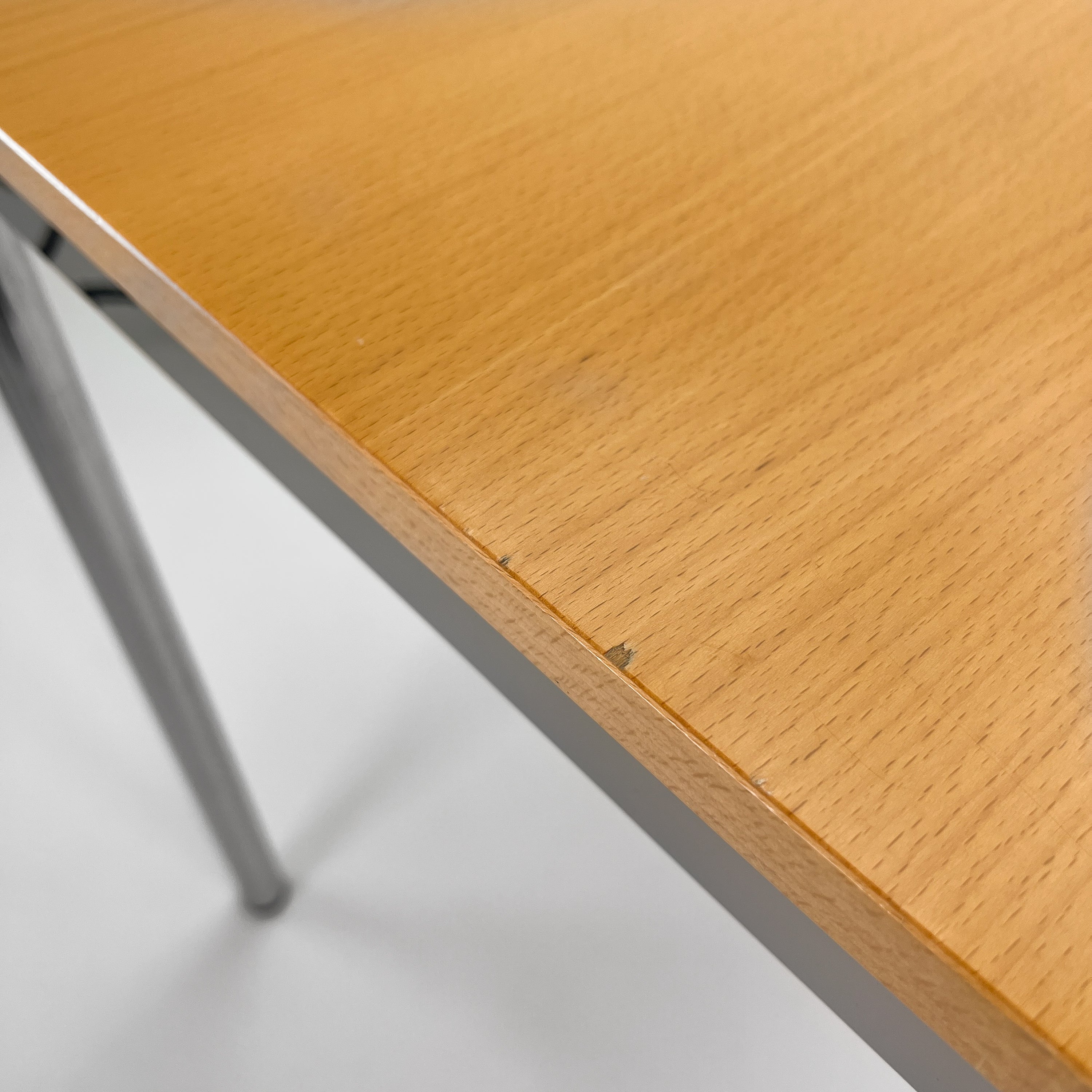 USM | Schreibtisch 75x75