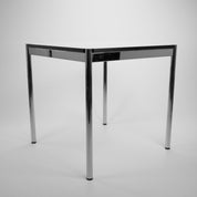 USM | Schreibtisch 75x75