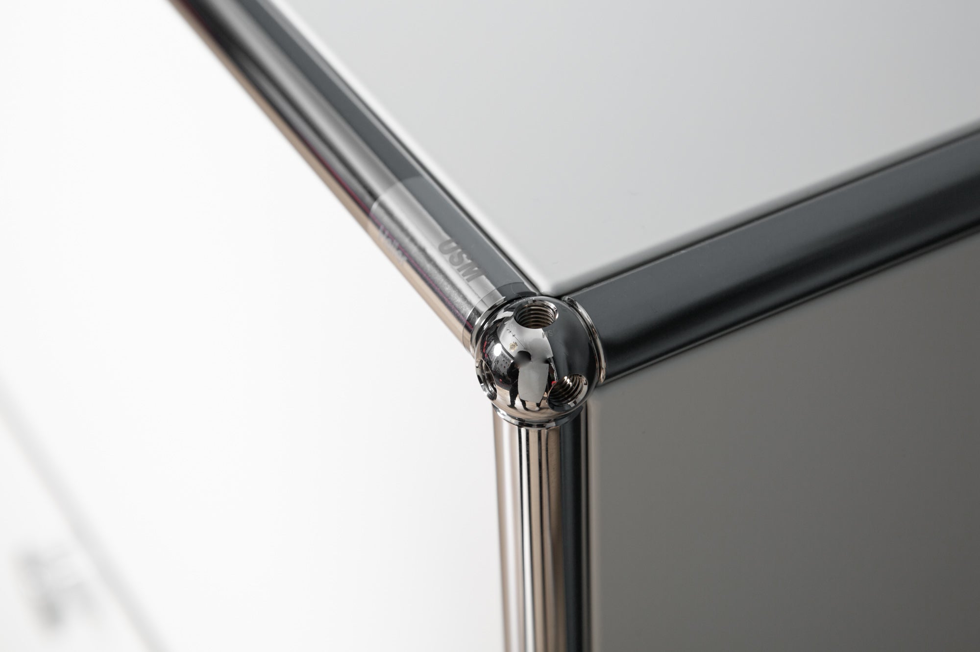 USM Sideboard 2x2 Fächer mit Klappen