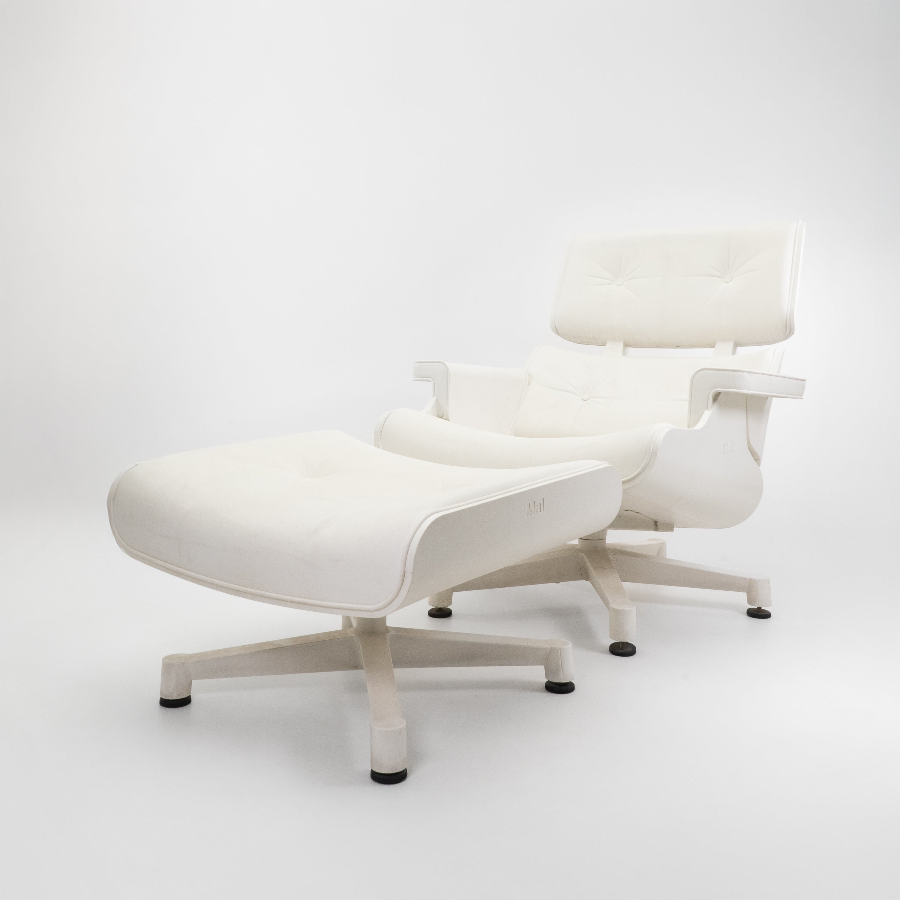 1956ChairmitOttoman-MAL-CZustand-Farbe-Weiss-01.jpg