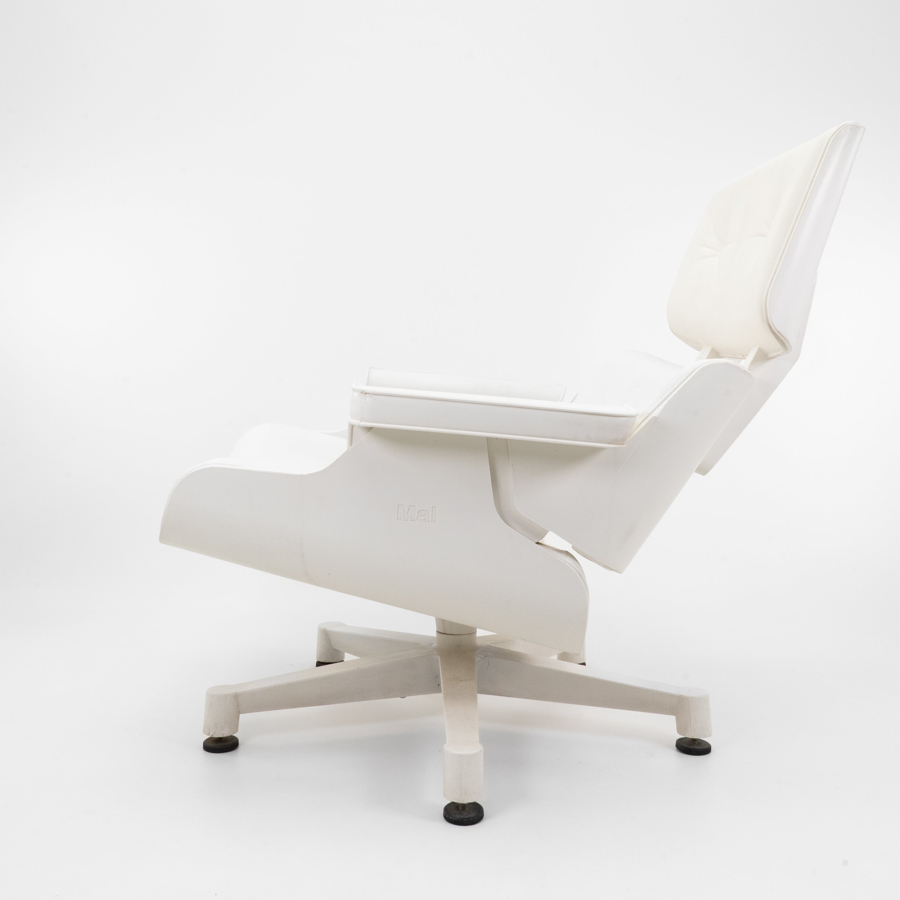 MAL | 1956 Chair mit Ottoman