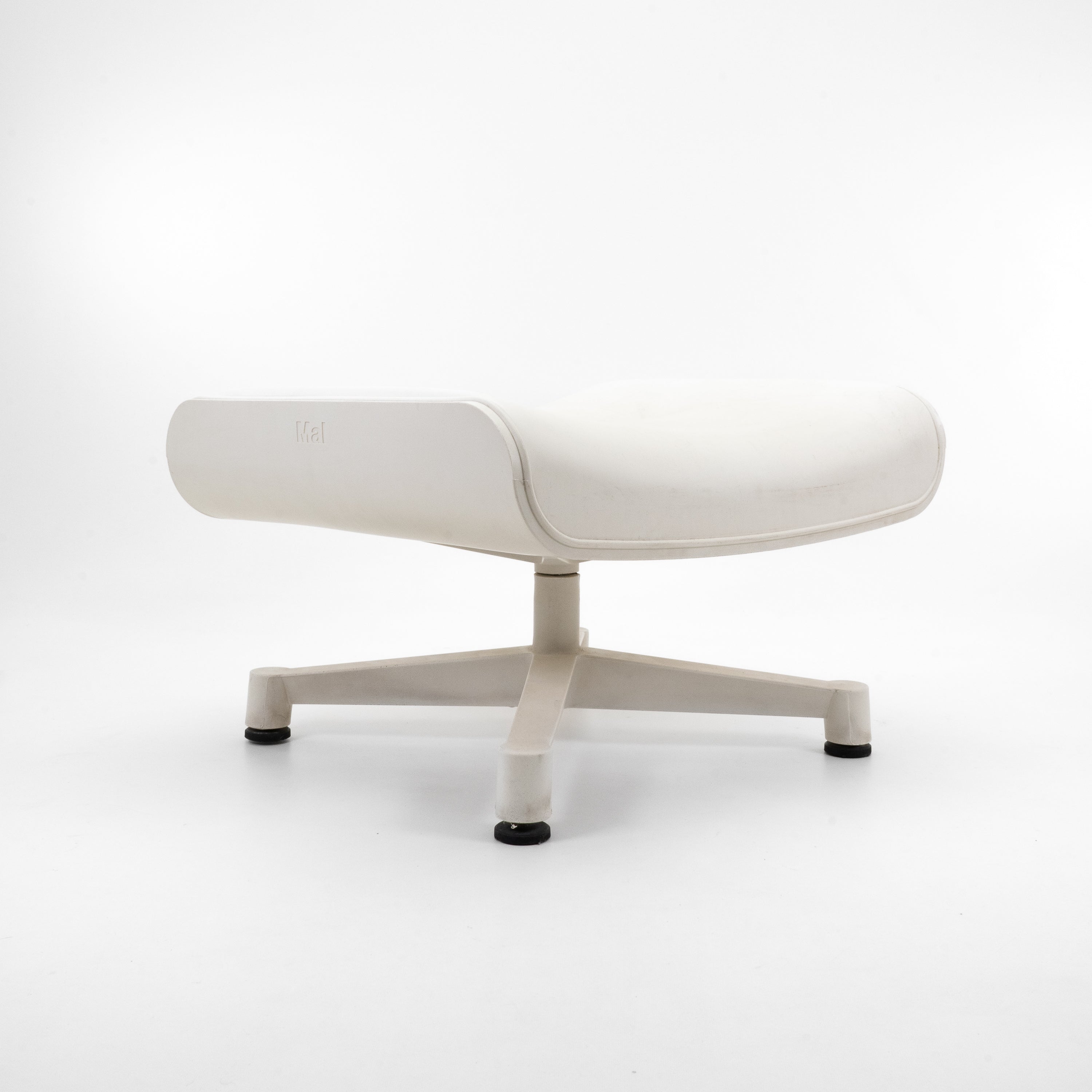 MAL | 1956 Chair mit Ottoman