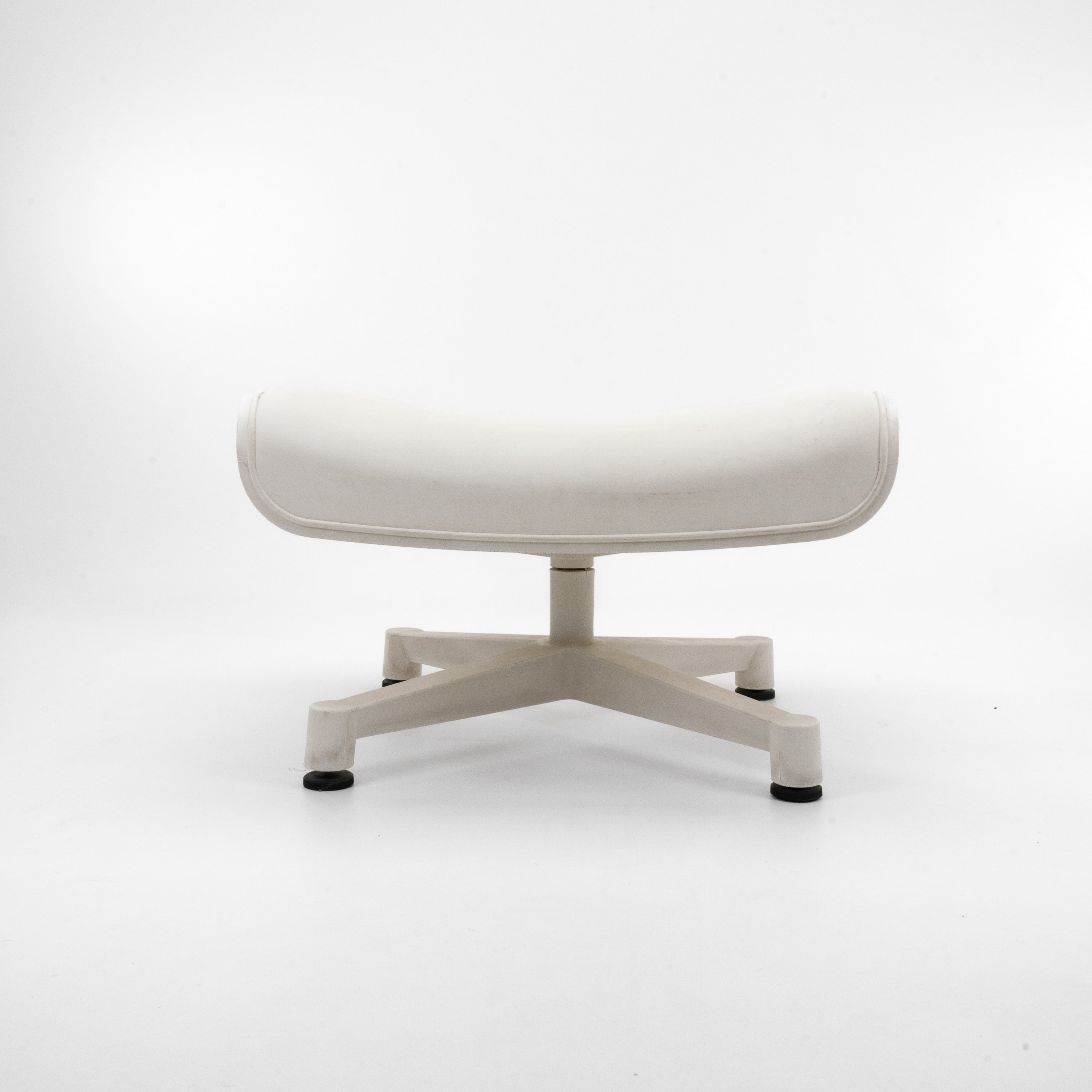 MAL | 1956 Chair mit Ottoman