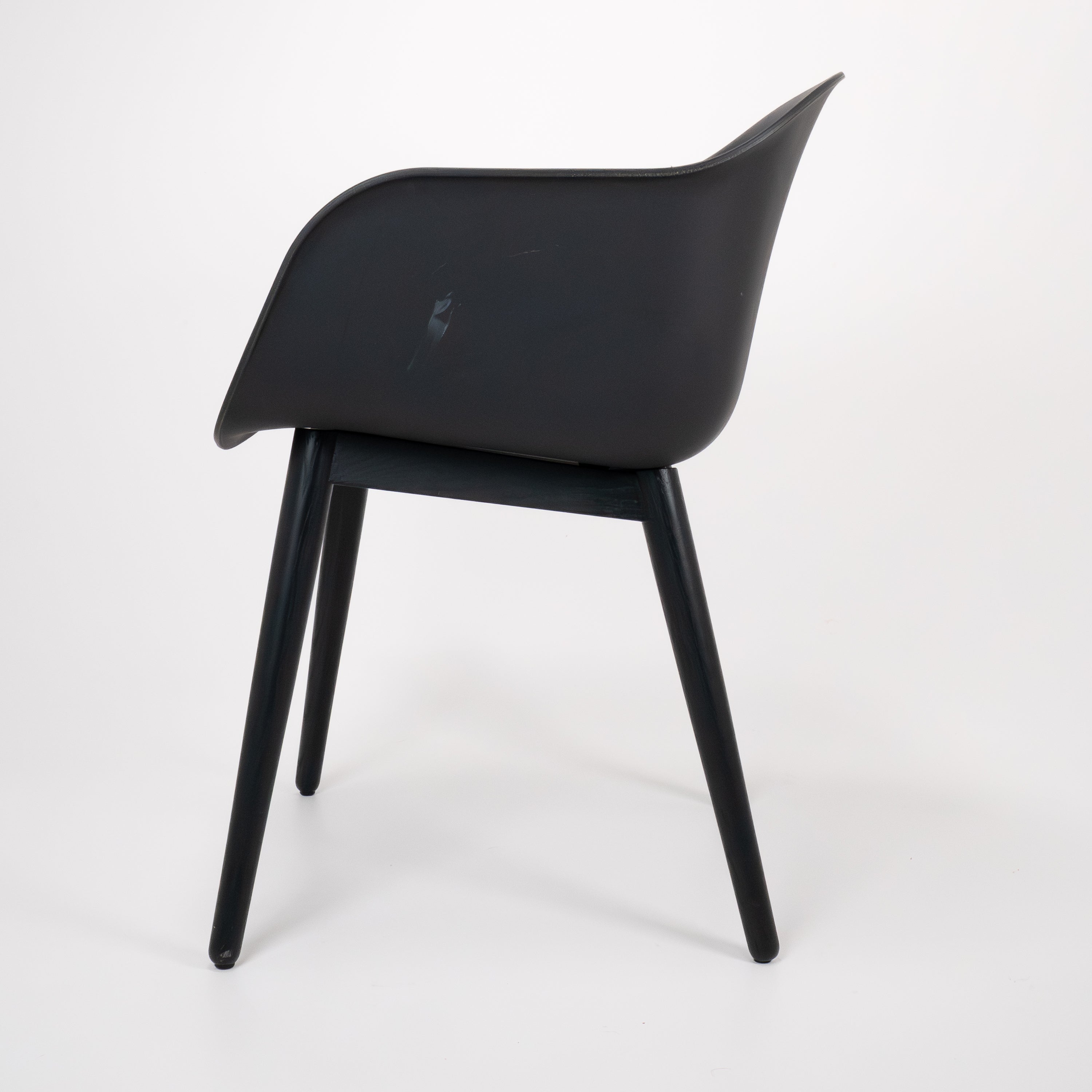 AACChair-HAY-C-Zustand-KunstoffSchwarz-02.jpg