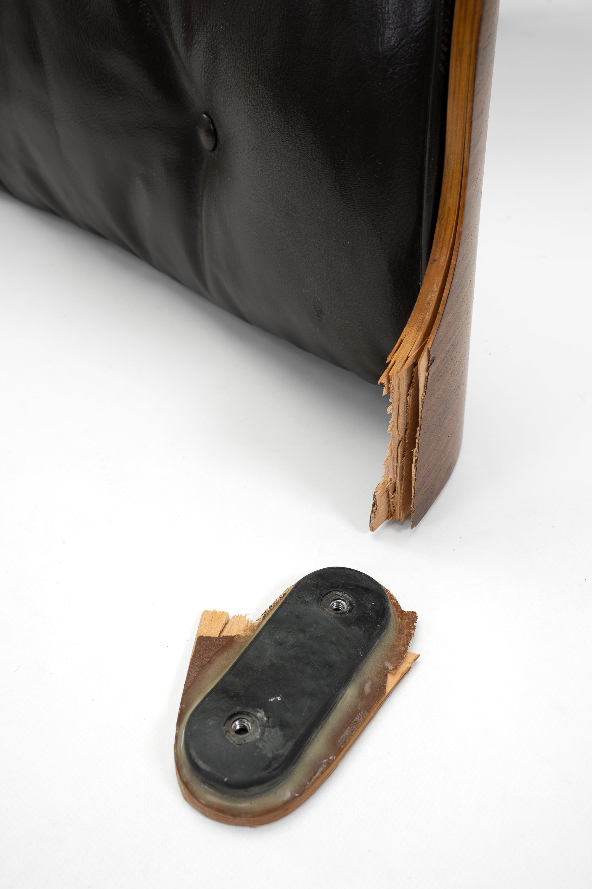 Banner_Mobil_Editorial_Bilder_Lounge_Chair_Reperatur.jpg