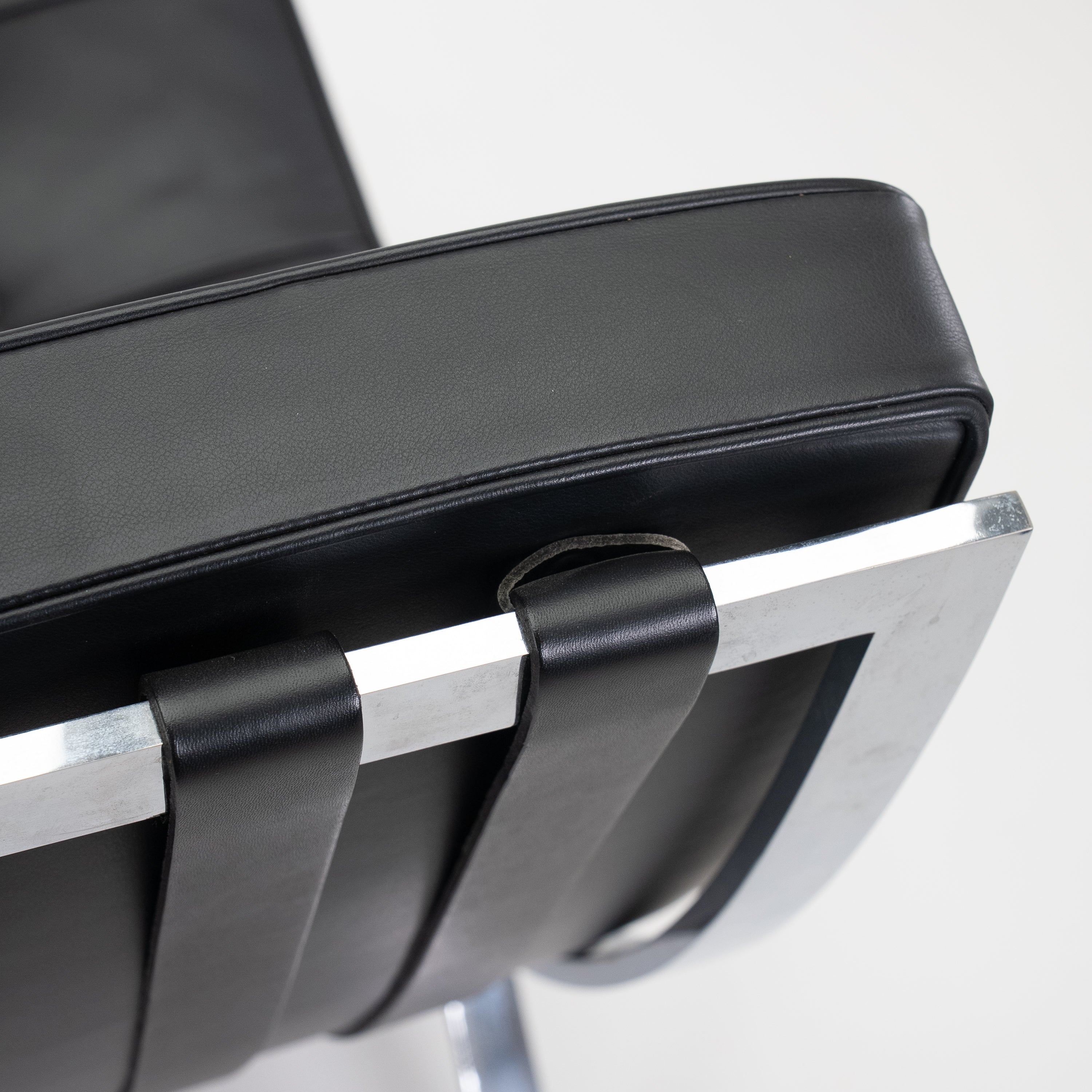 Knoll International | Barcelona Chair