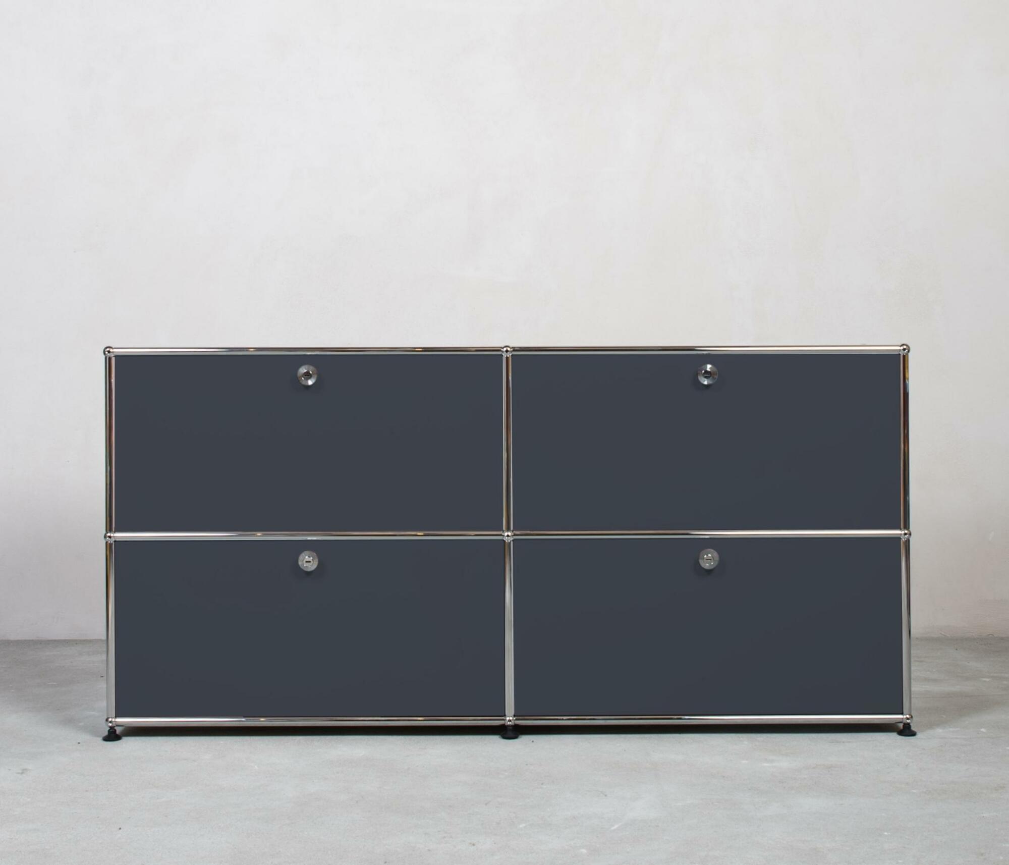 USM Haller | Sideboard | 2x2 Fächer mit Klappen