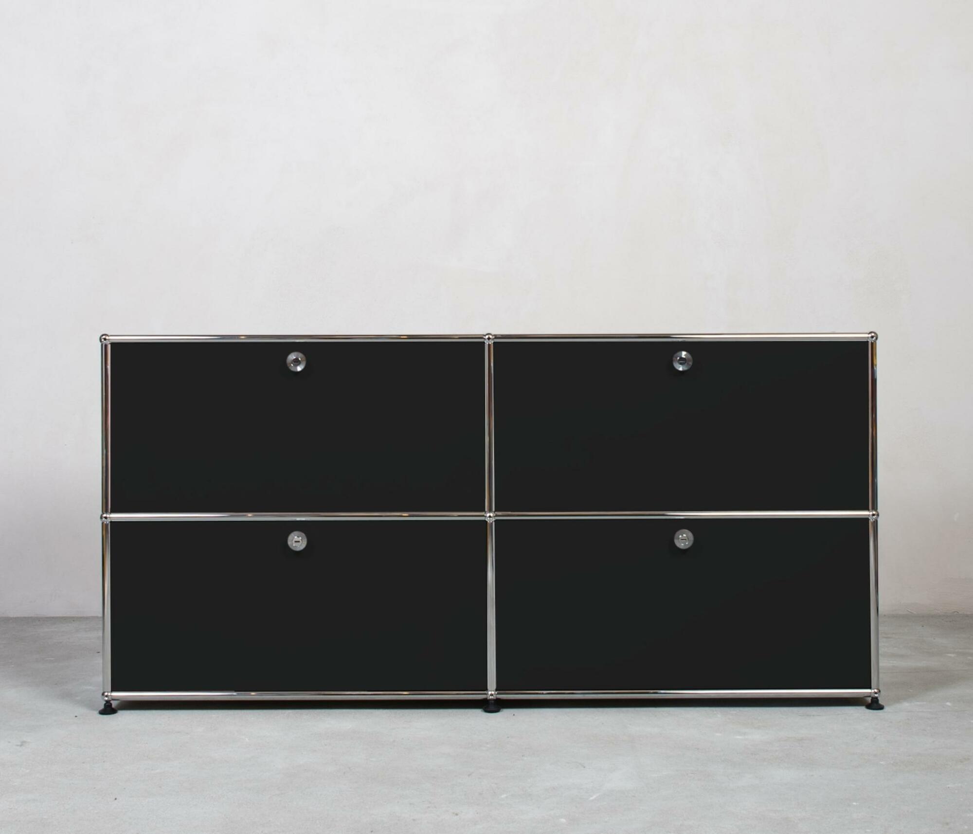 USM Haller | Sideboard | 2x2 Fächer mit Klappen
