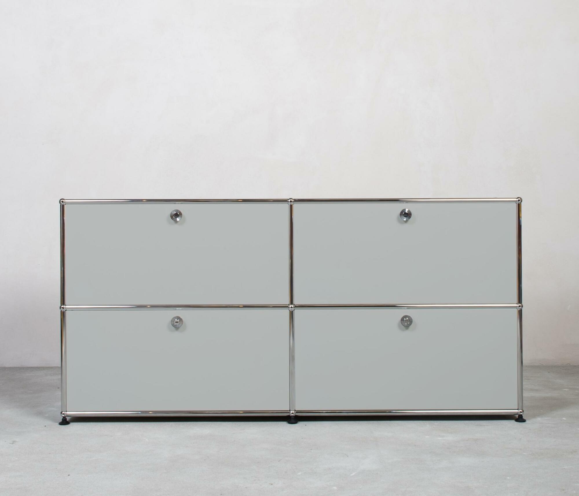 USM Haller | Sideboard | 2x2 Fächer mit Klappen