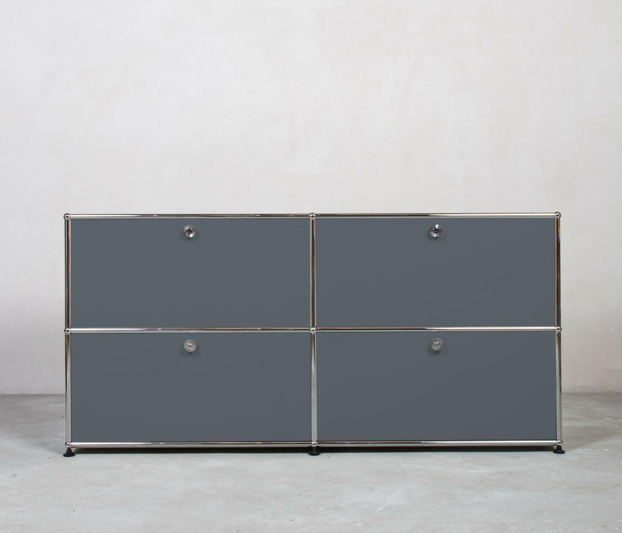 USM Haller | Sideboard | 2x2 Fächer mit Klappen