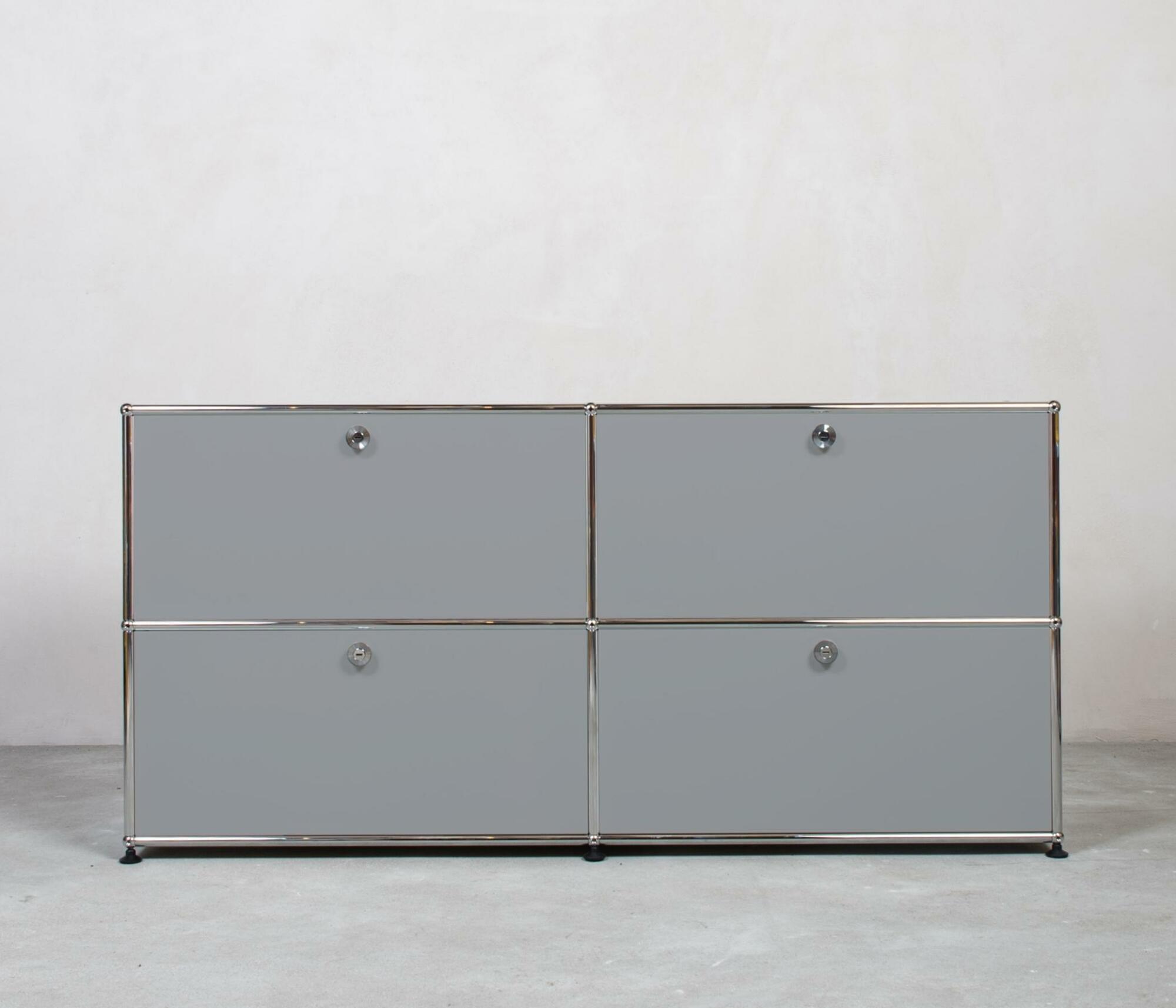 USM Haller | Sideboard | 2x2 Fächer mit Klappen