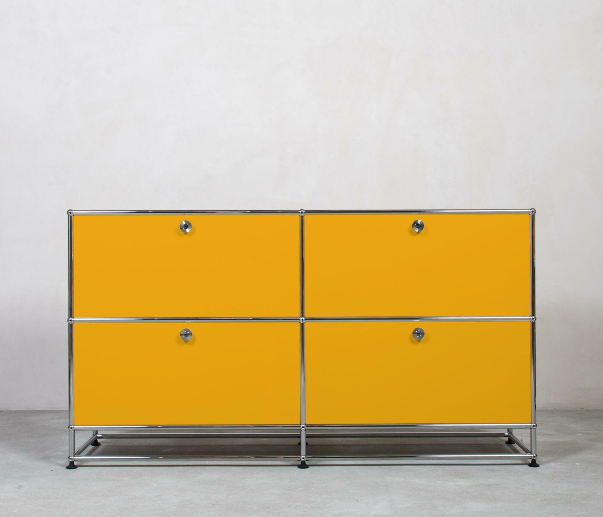 USM Haller |  Sideboard | 2x2 Fächer mit Unterbau