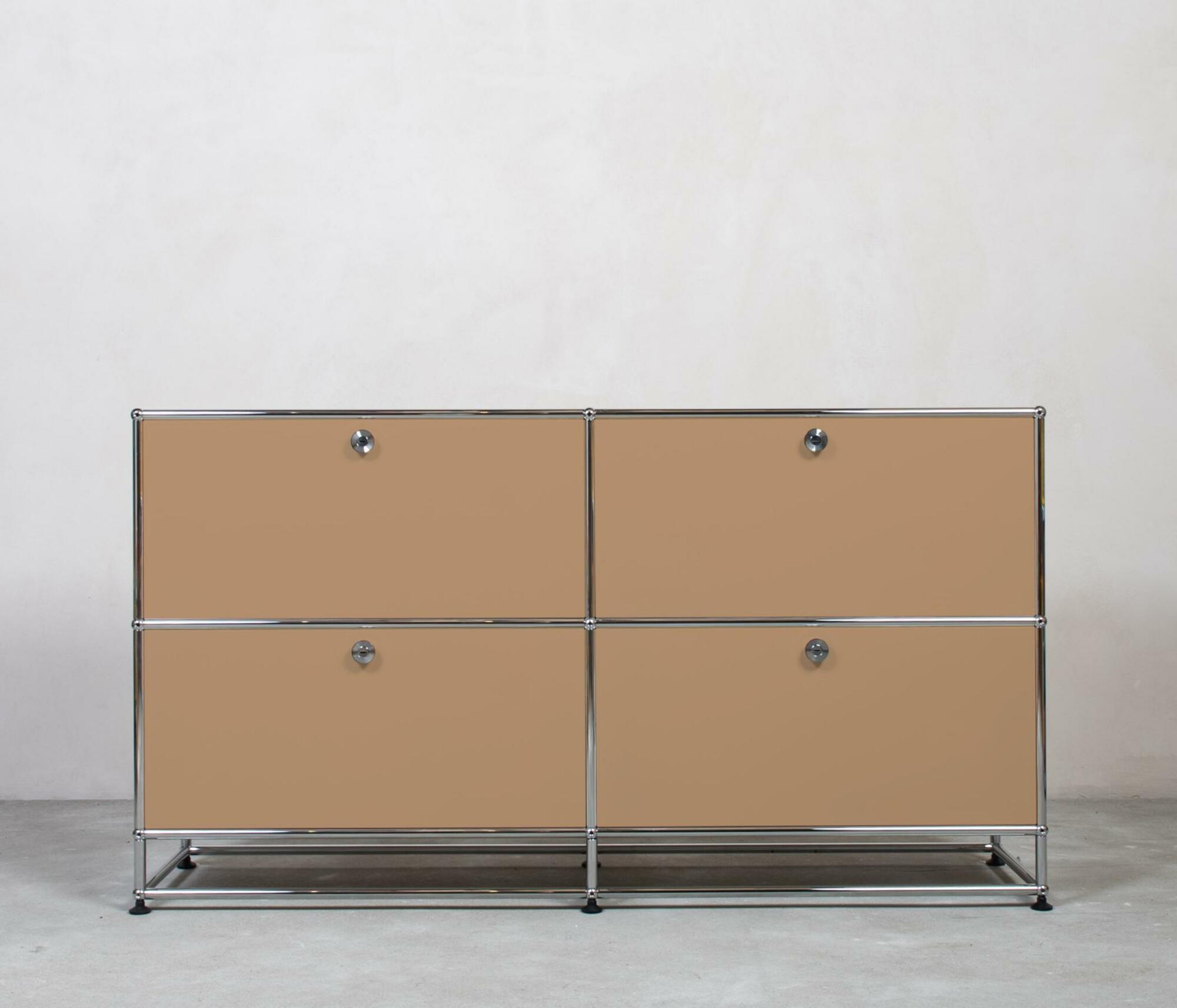 USM Haller |  Sideboard | 2x2 Fächer mit Unterbau