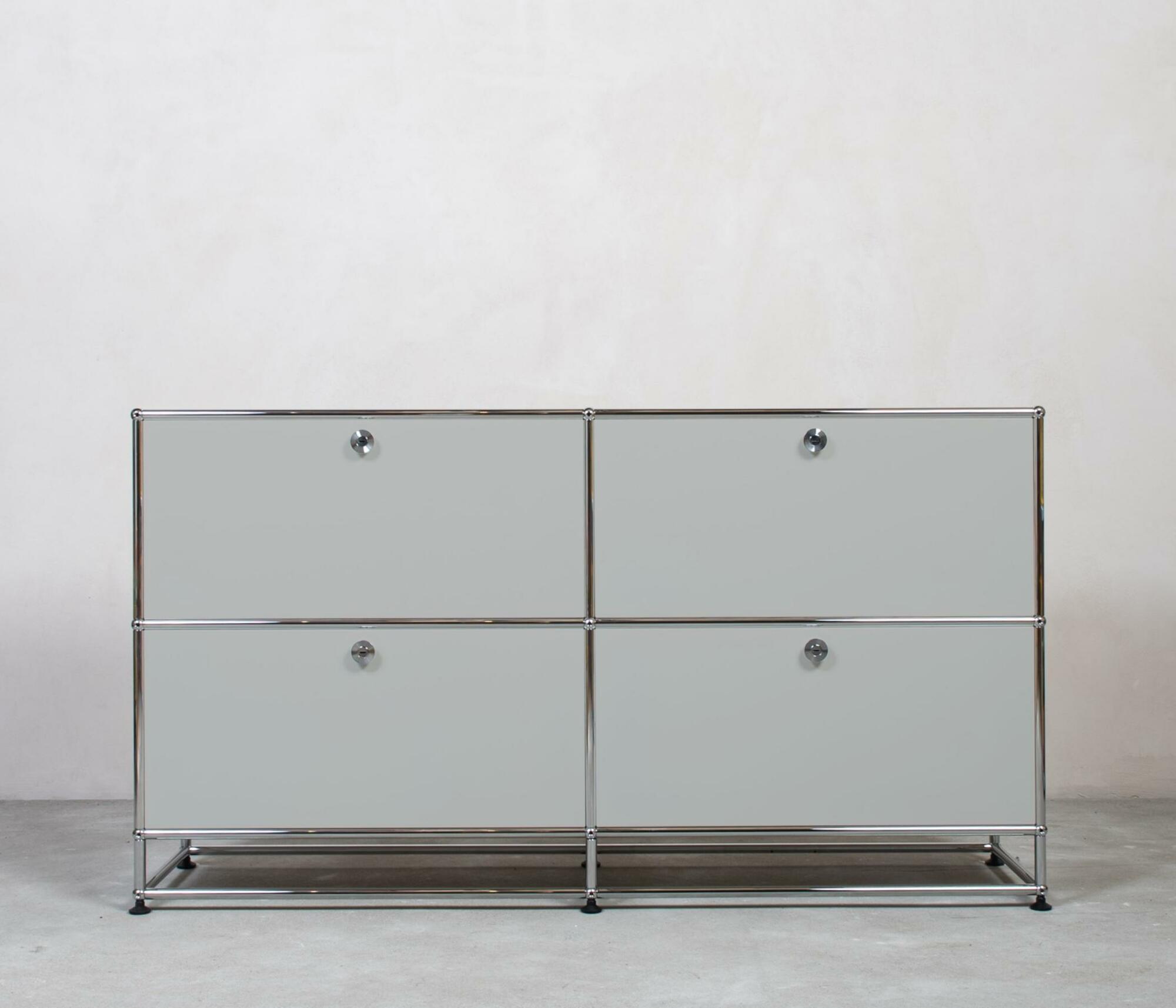 USM Haller |  Sideboard | 2x2 Fächer mit Unterbau