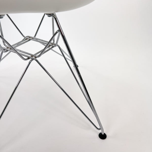 Vitra | DAR Plastic Armchair Vollpolster