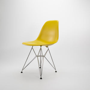 Vitra | DSR Plastic Chair