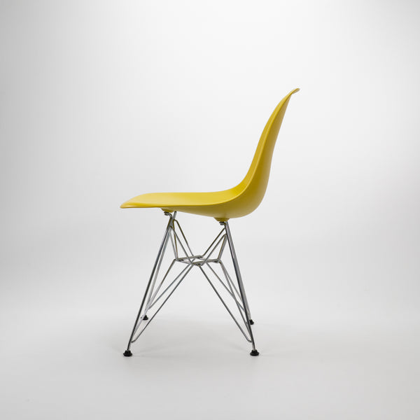 Vitra | DSR Plastic Chair