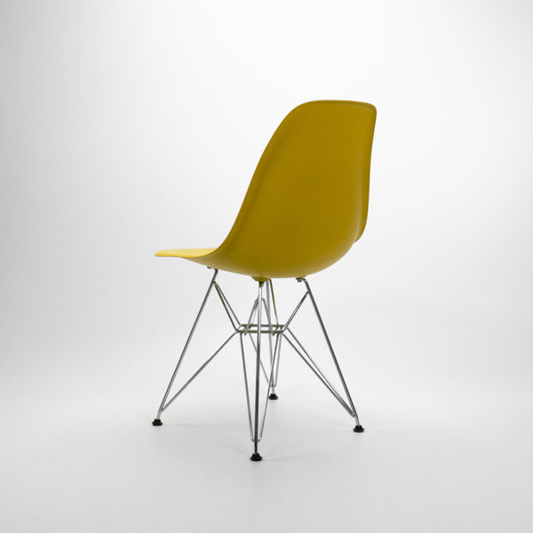 Vitra | DSR Plastic Chair