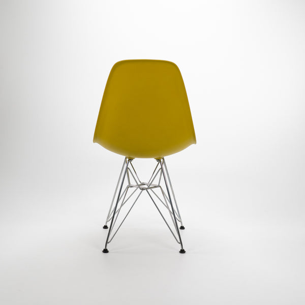 Vitra | DSR Plastic Chair