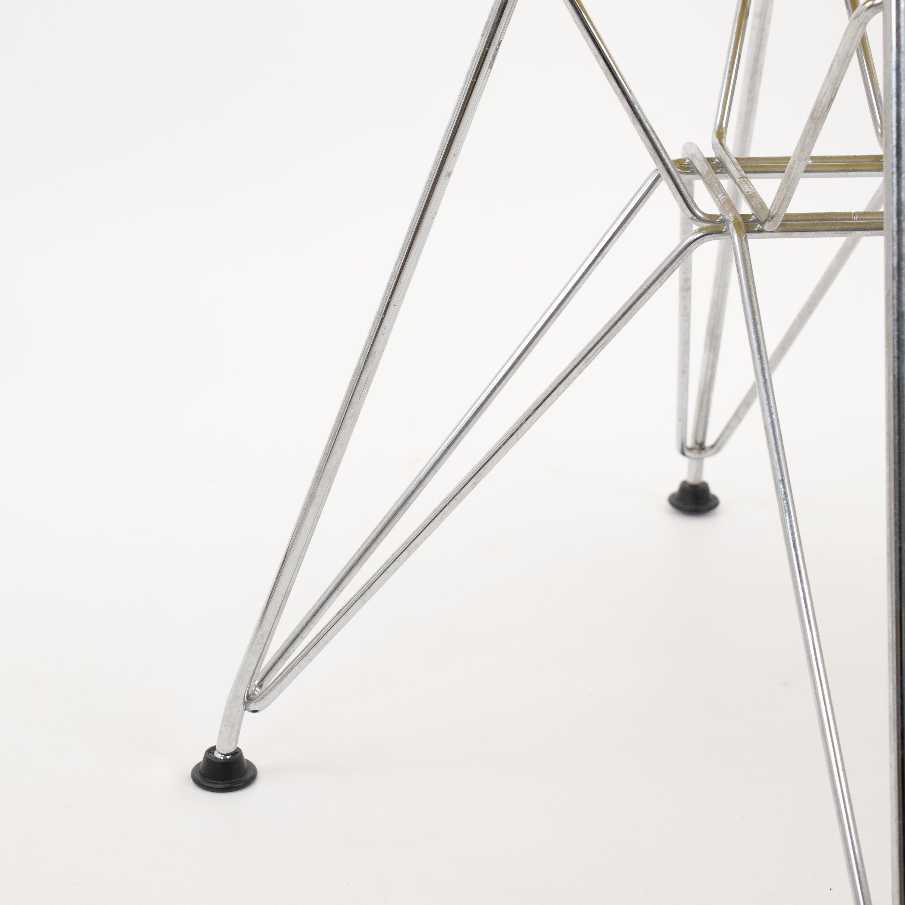 Vitra | DSR Side Chair