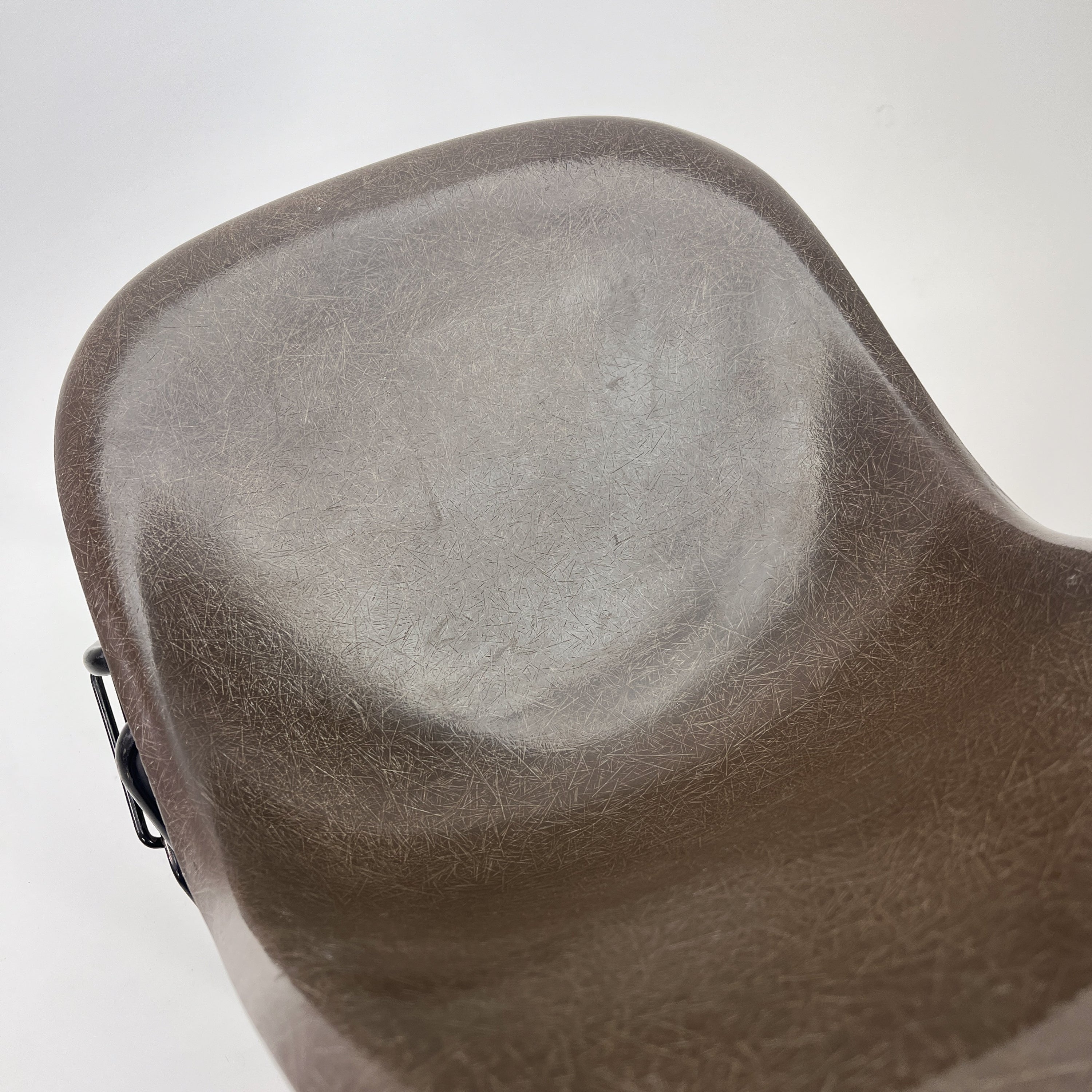 Herman Miller | DSS Fiberglas Chair