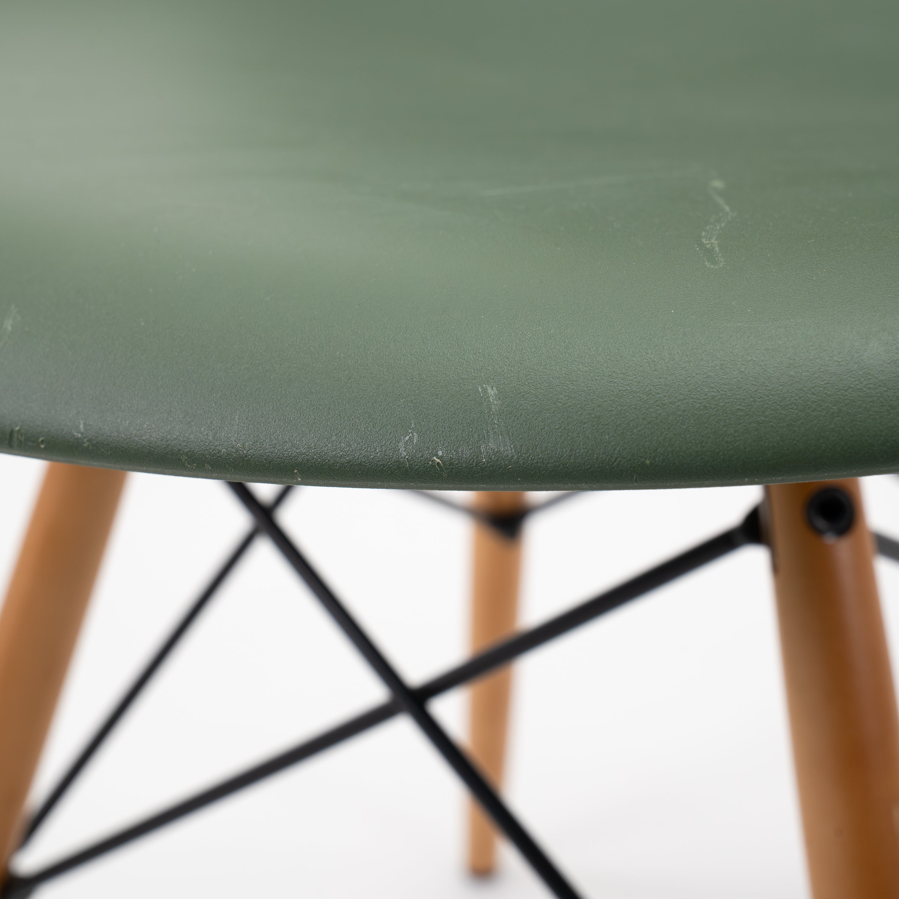 Vitra | DSW Side Chair