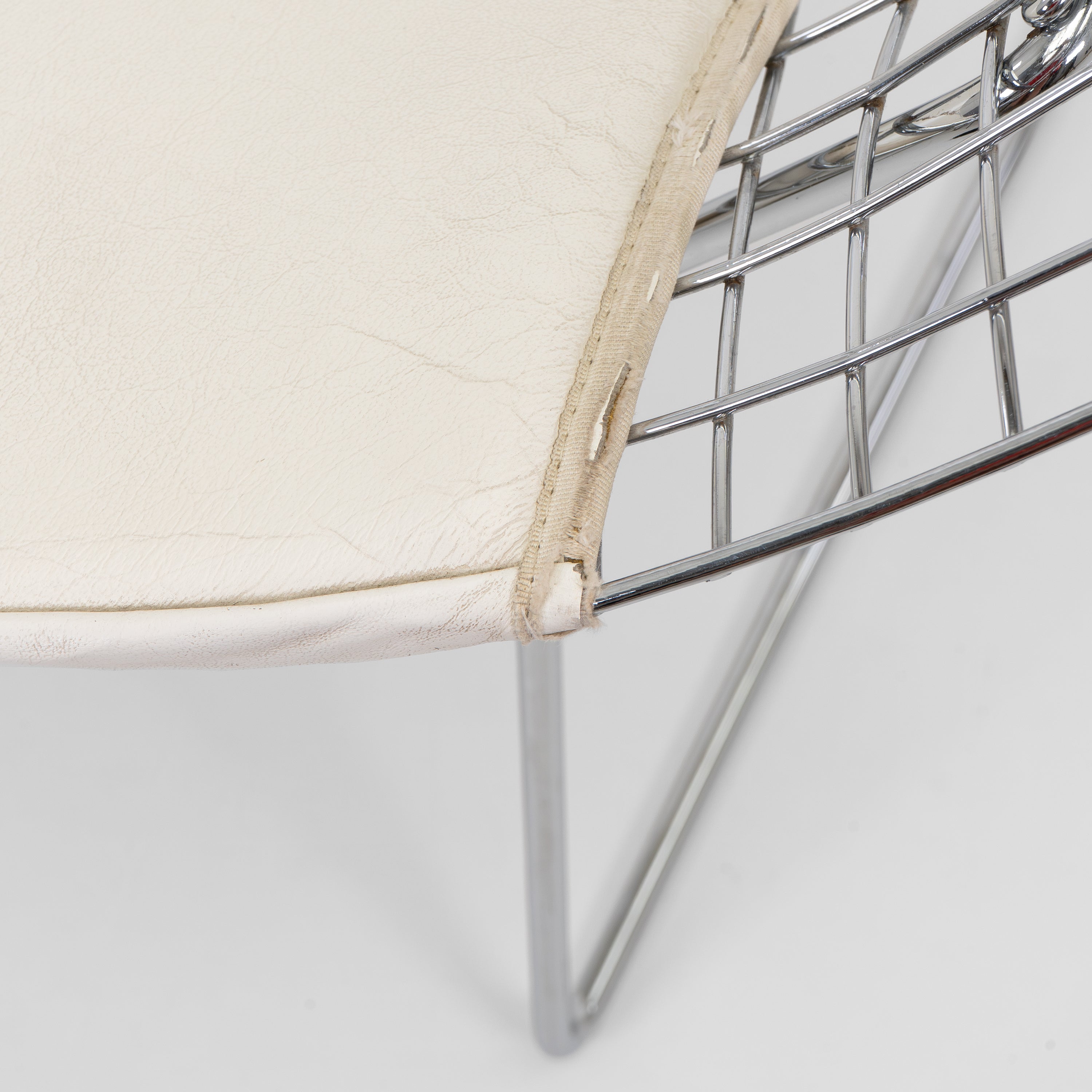 Knoll International | Diamond Chair
