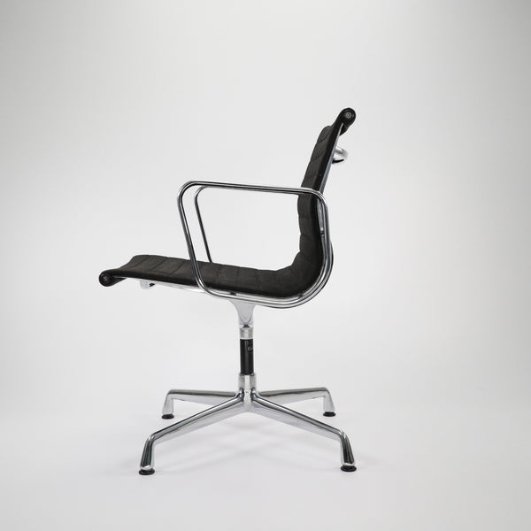 EA107 | Vitra | 1070-3