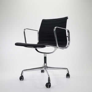 EA108 | Vitra | 1071-3