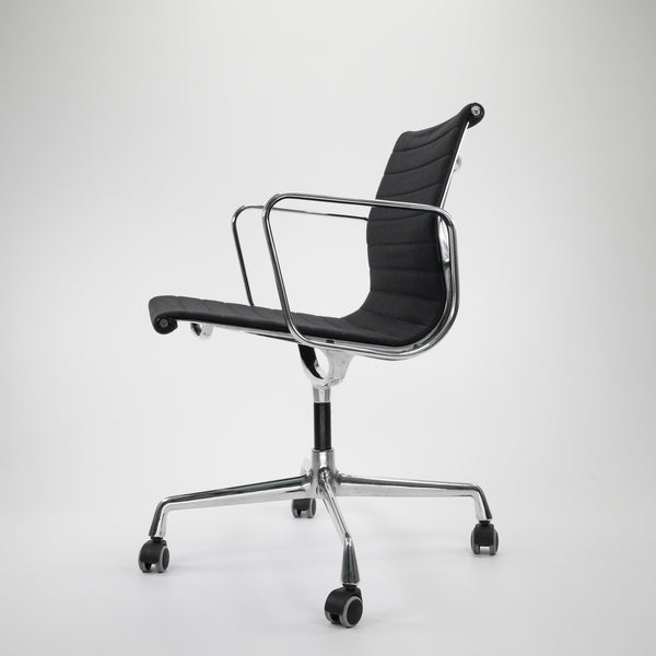 EA108 | Vitra | 1071-3