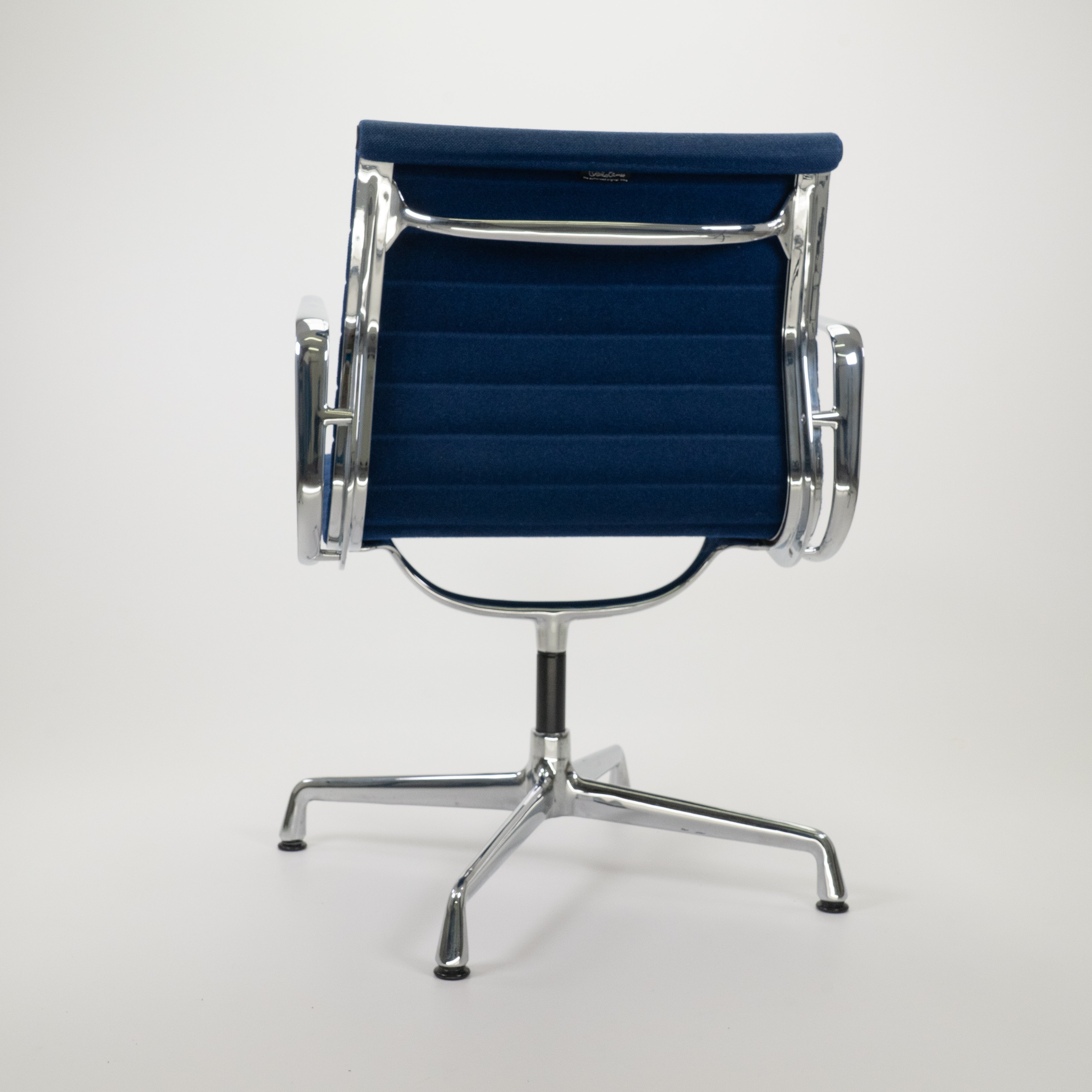 Vitra | EA108