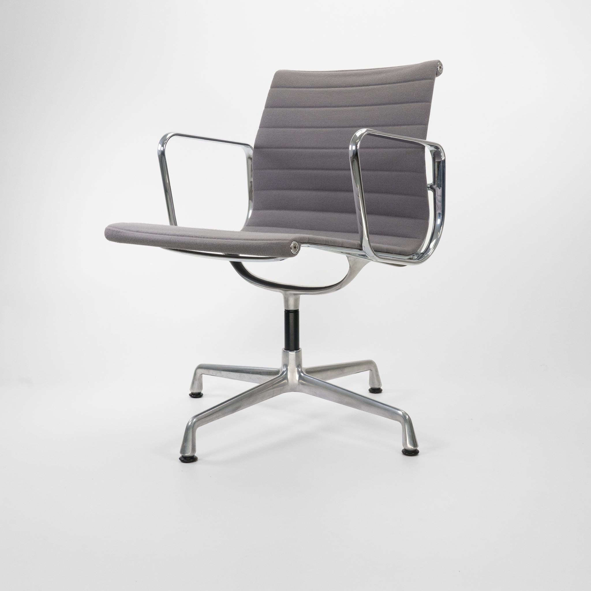 EA108 | Vitra | 1093-4