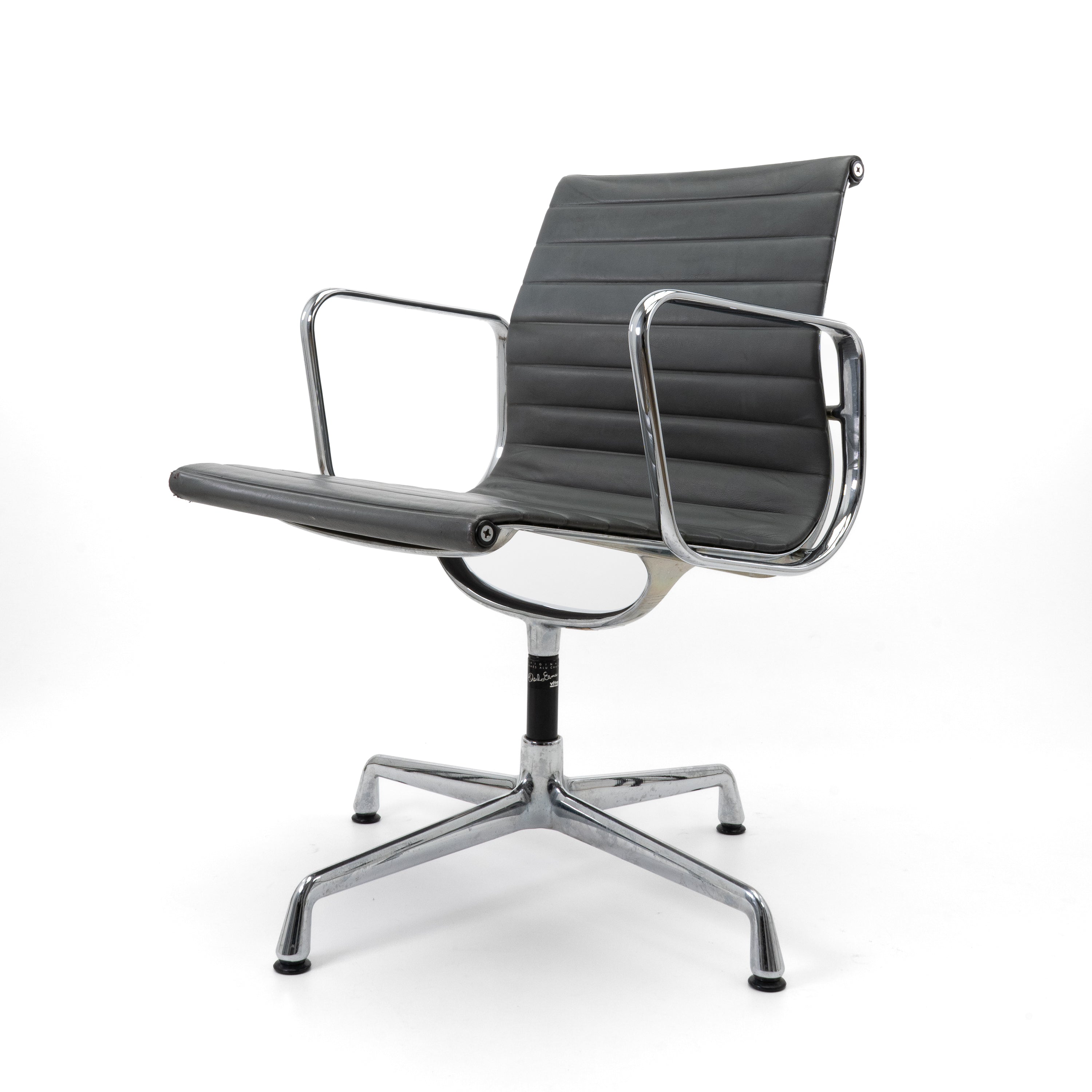 EA108-Vitra-CZustand-Gestell-Drehbar-Leder-Grau-01.jpg